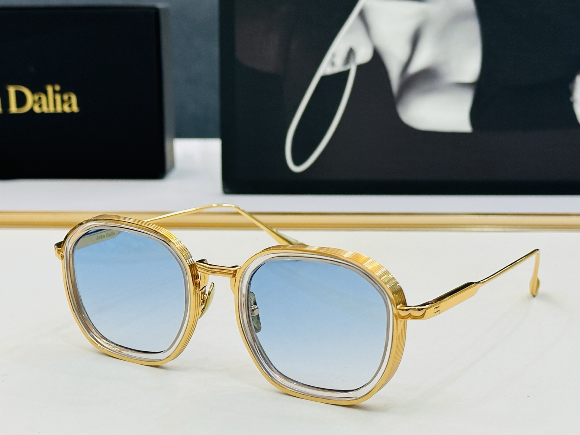 JACQUES MARIE C109 Size：51口22-145 日本手工眼镜 镜框採用上板材打造出 