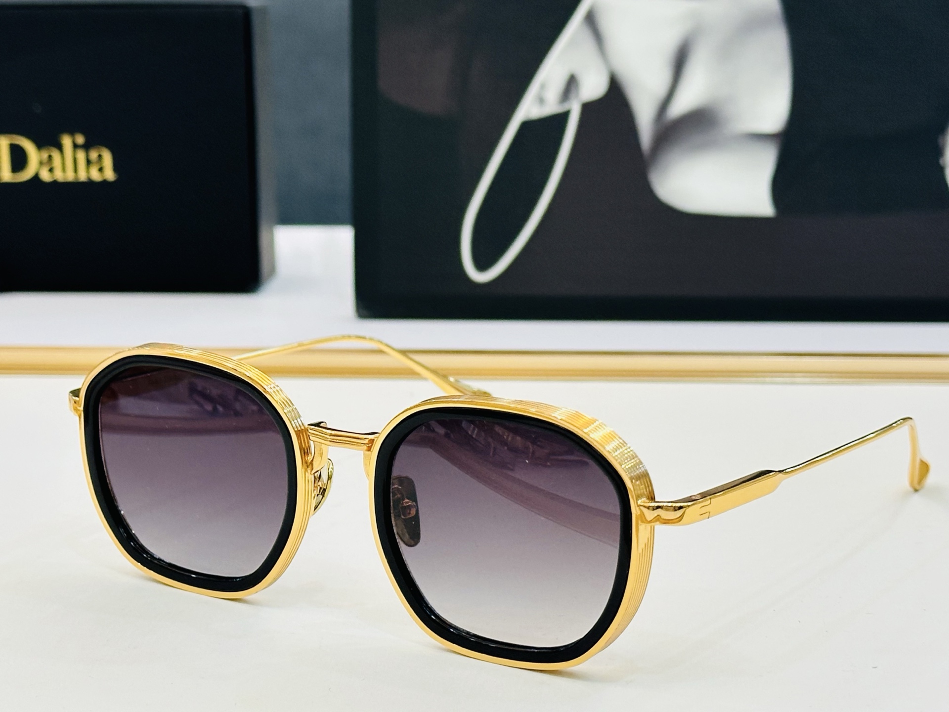 JACQUES MARIE C109 Size：51口22-145 日本手工眼镜 镜框採用上板材打造出 