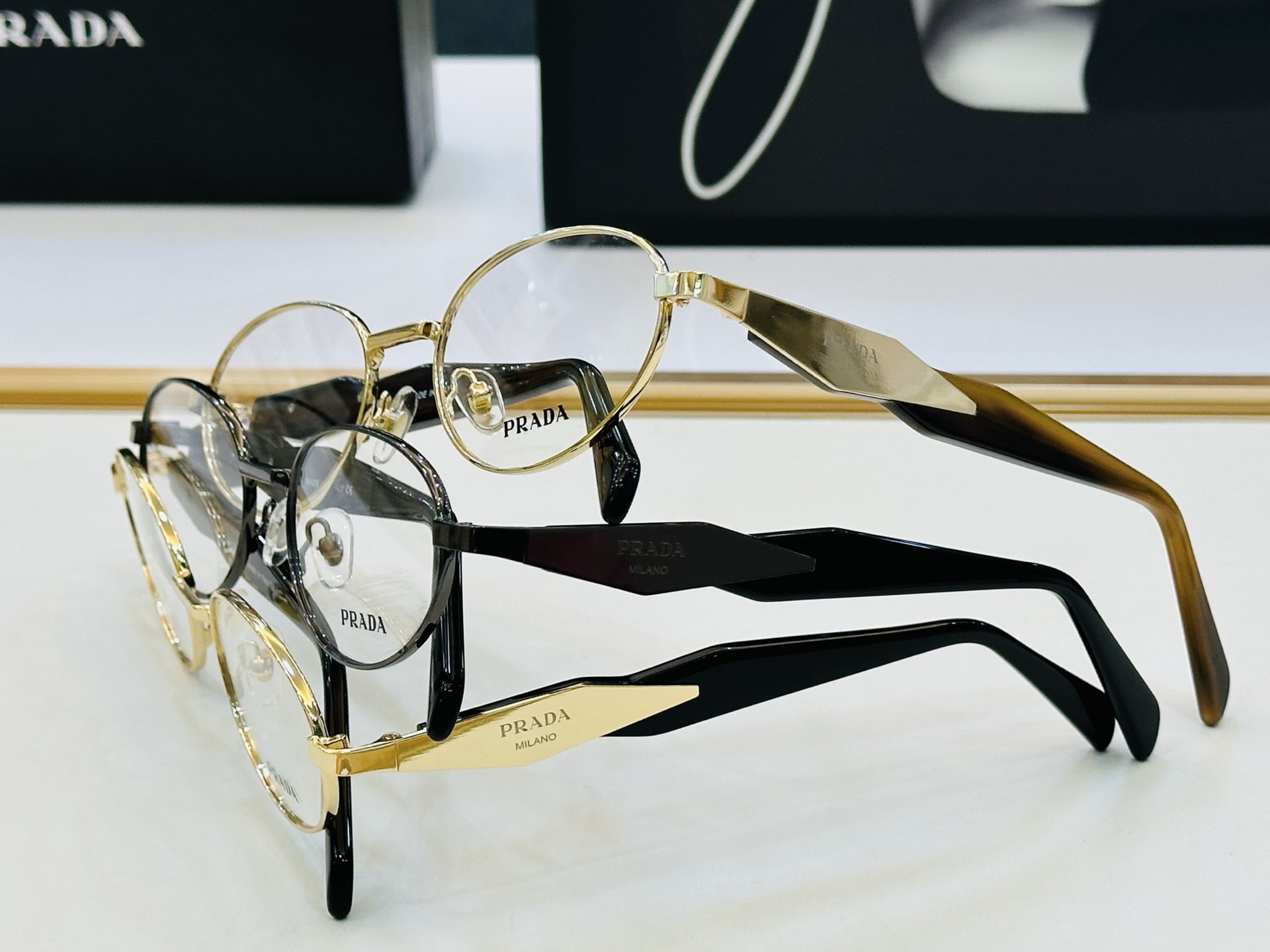 🔺PRAD*🔻普家 PR61ZV Size：56口20-145 眼镜系列堪称精湛制作 彰显独特个 L最新