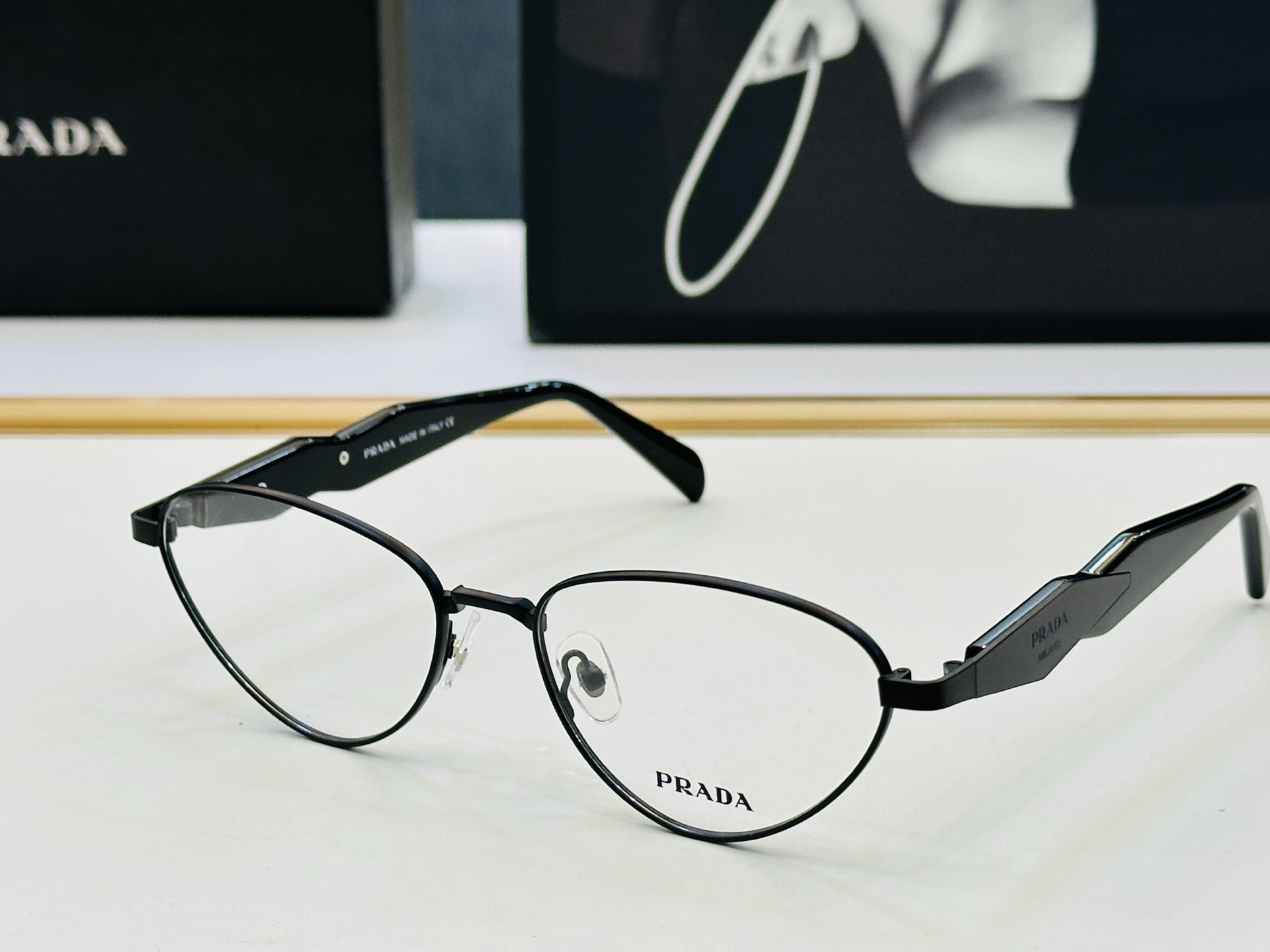 🔺PRAD*🔻普家 PR62ZV Size：57口17-145 眼镜系列堪称精湛制作 彰显独特个 L最新