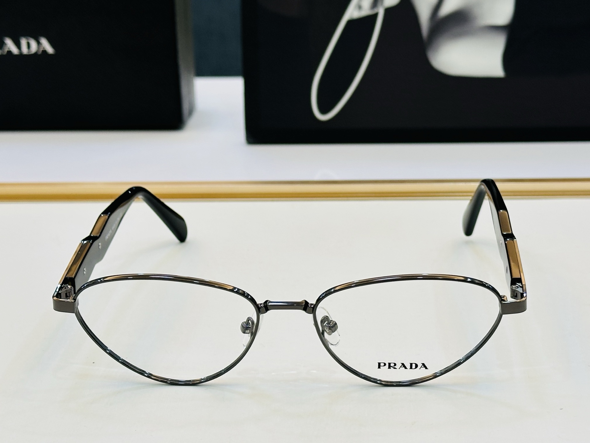 🔺PRAD*🔻普家 PR62ZV Size：57口17-145 眼镜系列堪称精湛制作 彰显独特个 L最新
