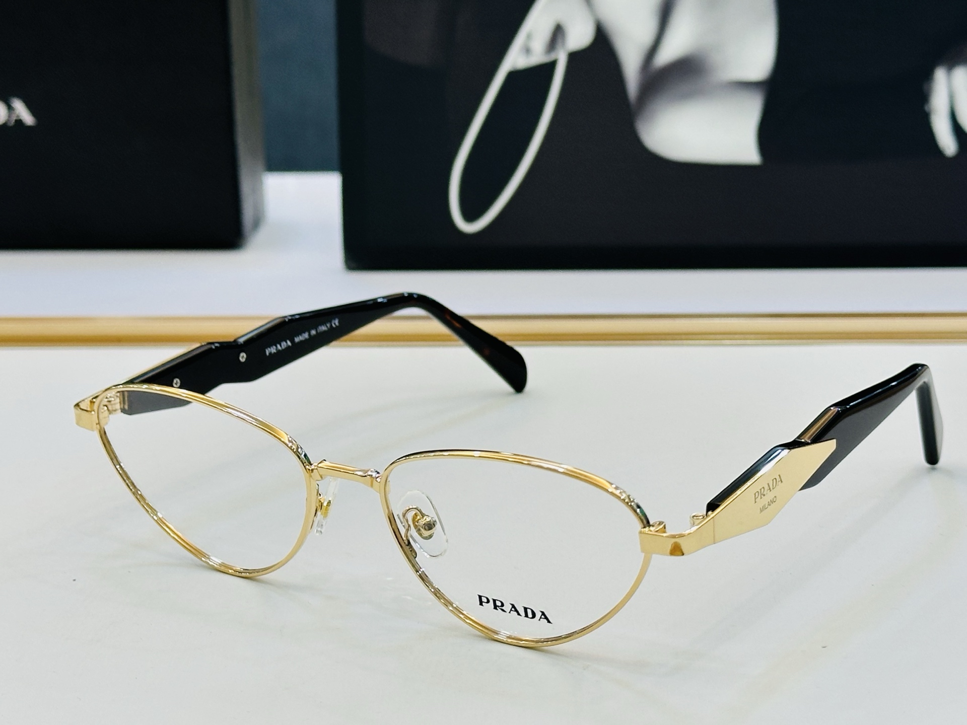 🔺PRAD*🔻普家 PR62ZV Size：57口17-145 眼镜系列堪称精湛制作 彰显独特个 L最新