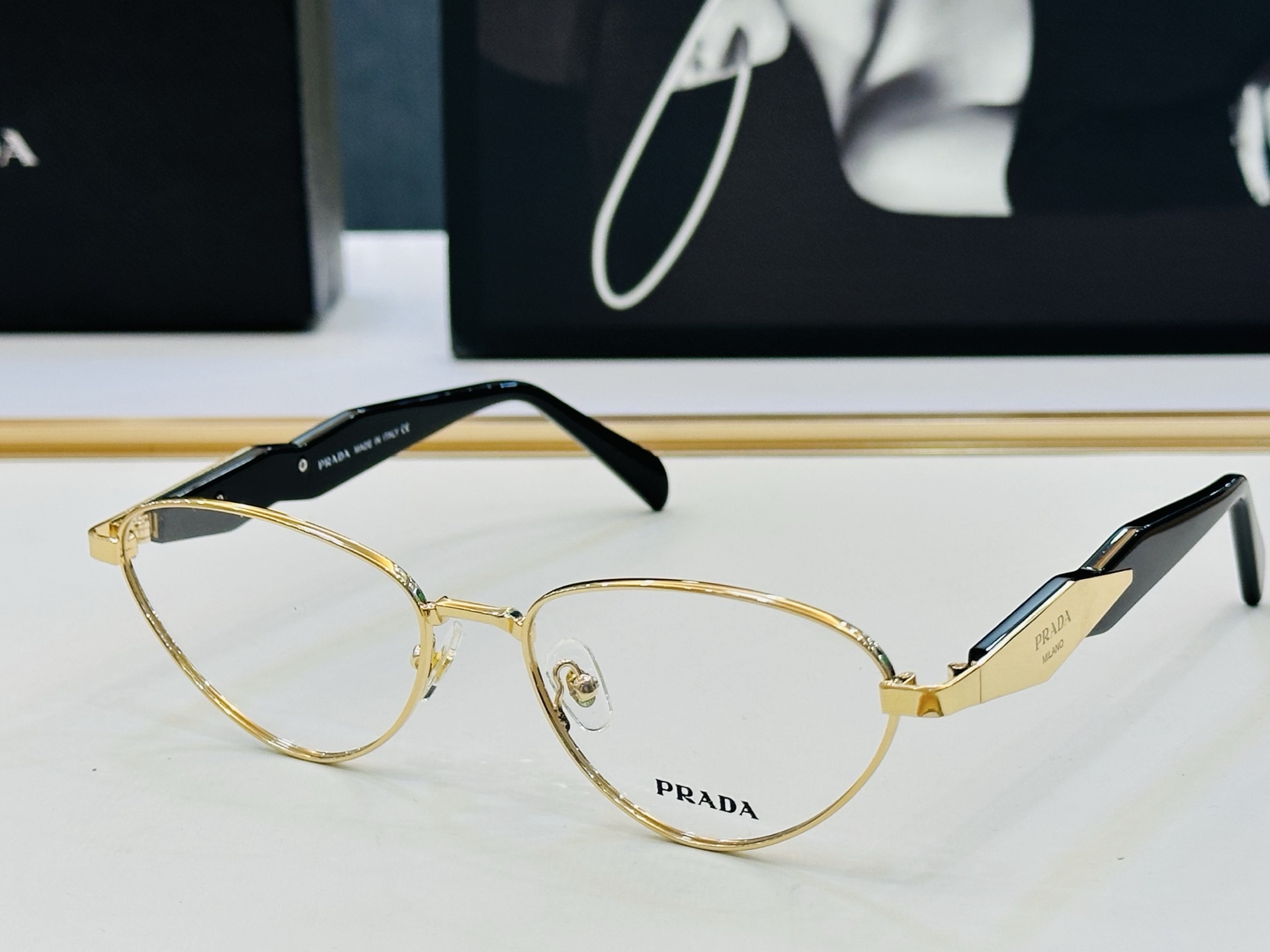🔺PRAD*🔻普家 PR62ZV Size：57口17-145 眼镜系列堪称精湛制作 彰显独特个 L最新