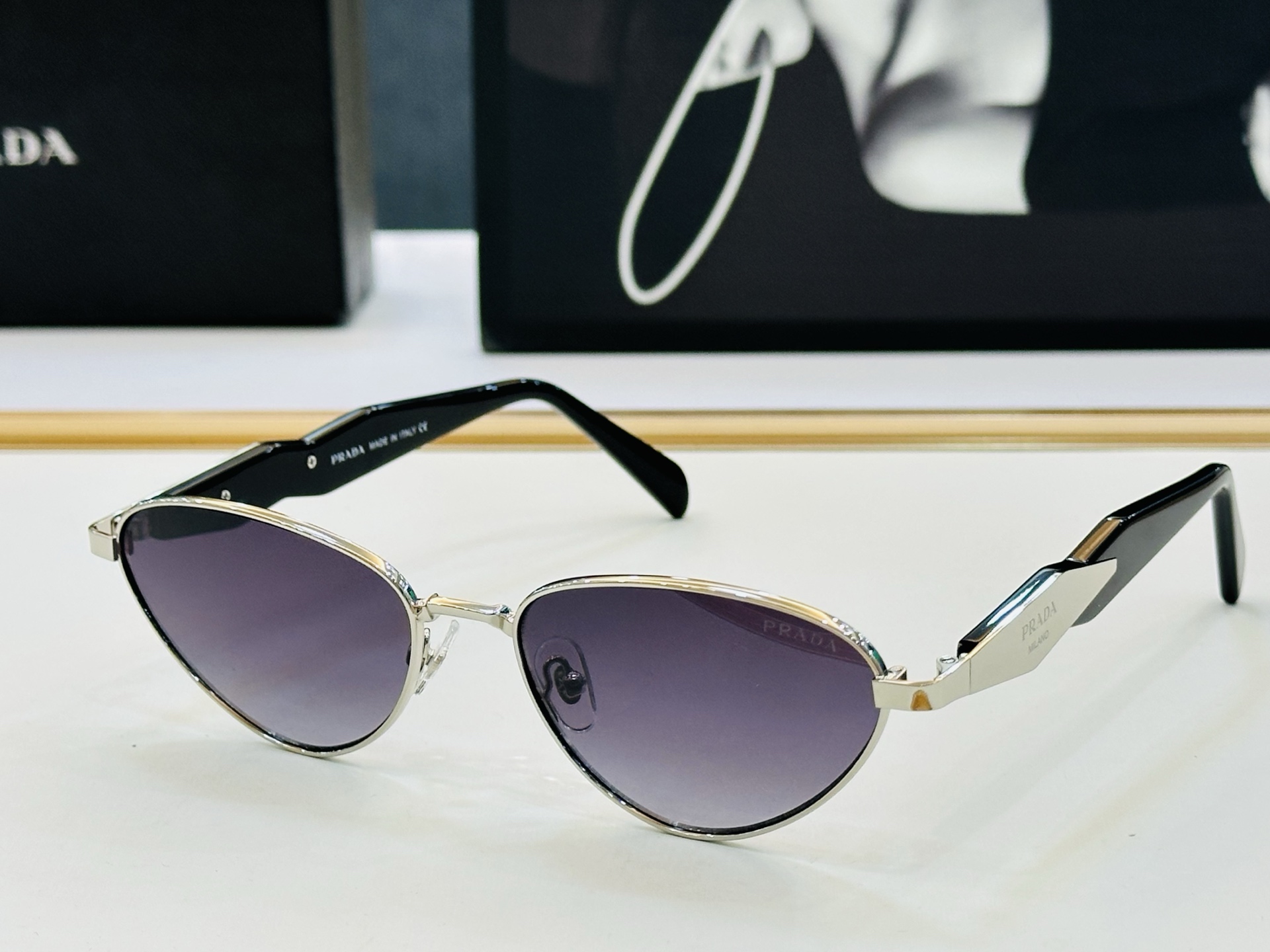 🔺PRAD*🔻普家 PR62ZV Size：57口17-145 眼镜系列堪称精湛制作 彰显独特个 L最新