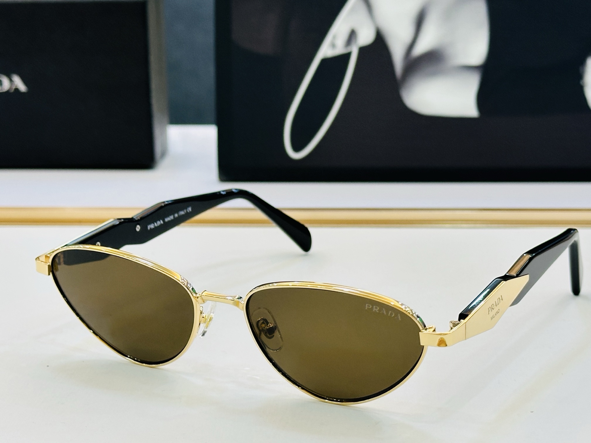 🔺PRAD*🔻普家 PR62ZV Size：57口17-145 眼镜系列堪称精湛制作 彰显独特个 L最新