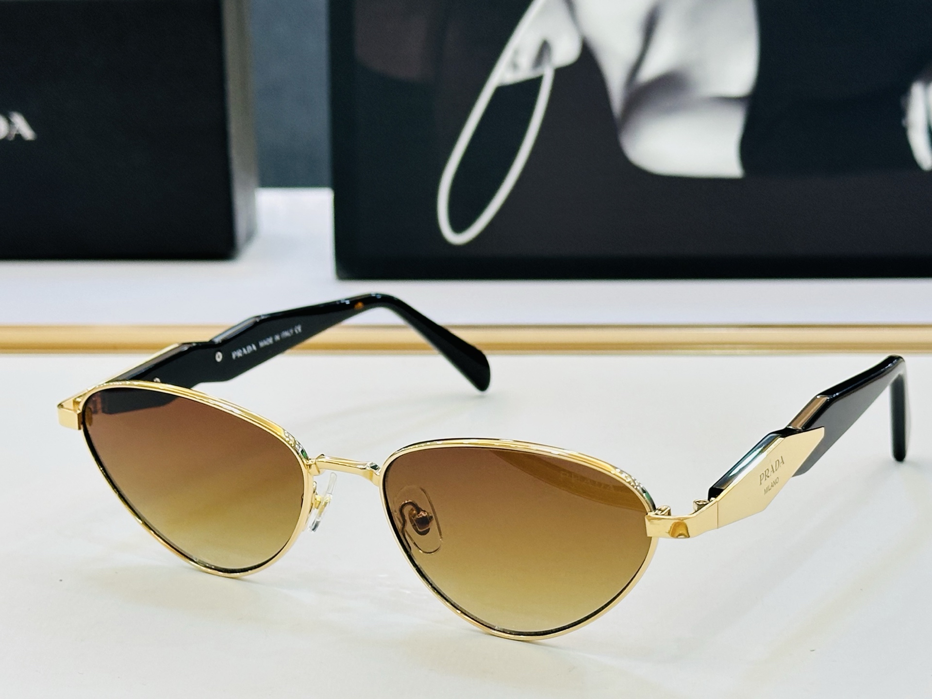 🔺PRAD*🔻普家 PR62ZV Size：57口17-145 眼镜系列堪称精湛制作 彰显独特个 L最新