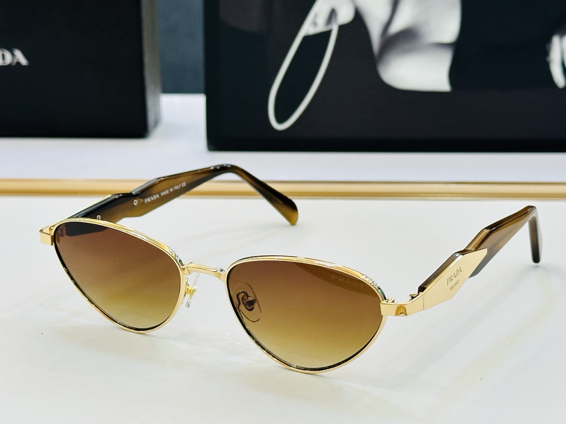 🔺PRAD*🔻普家 PR62ZV Size：57口17-145 眼镜系列堪称精湛制作 彰显独特个 L最新