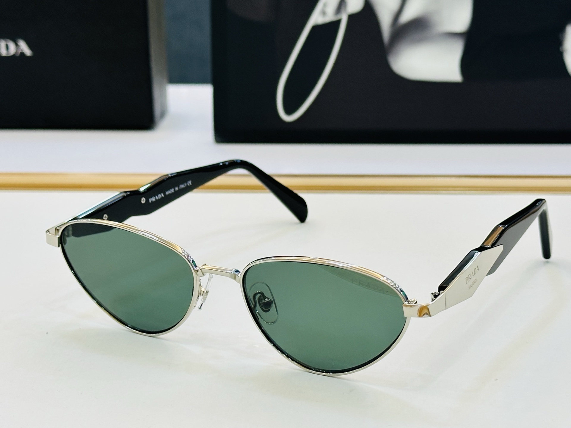 🔺PRAD*🔻普家 PR62ZV Size：57口17-145 眼镜系列堪称精湛制作 彰显独特个 L最新