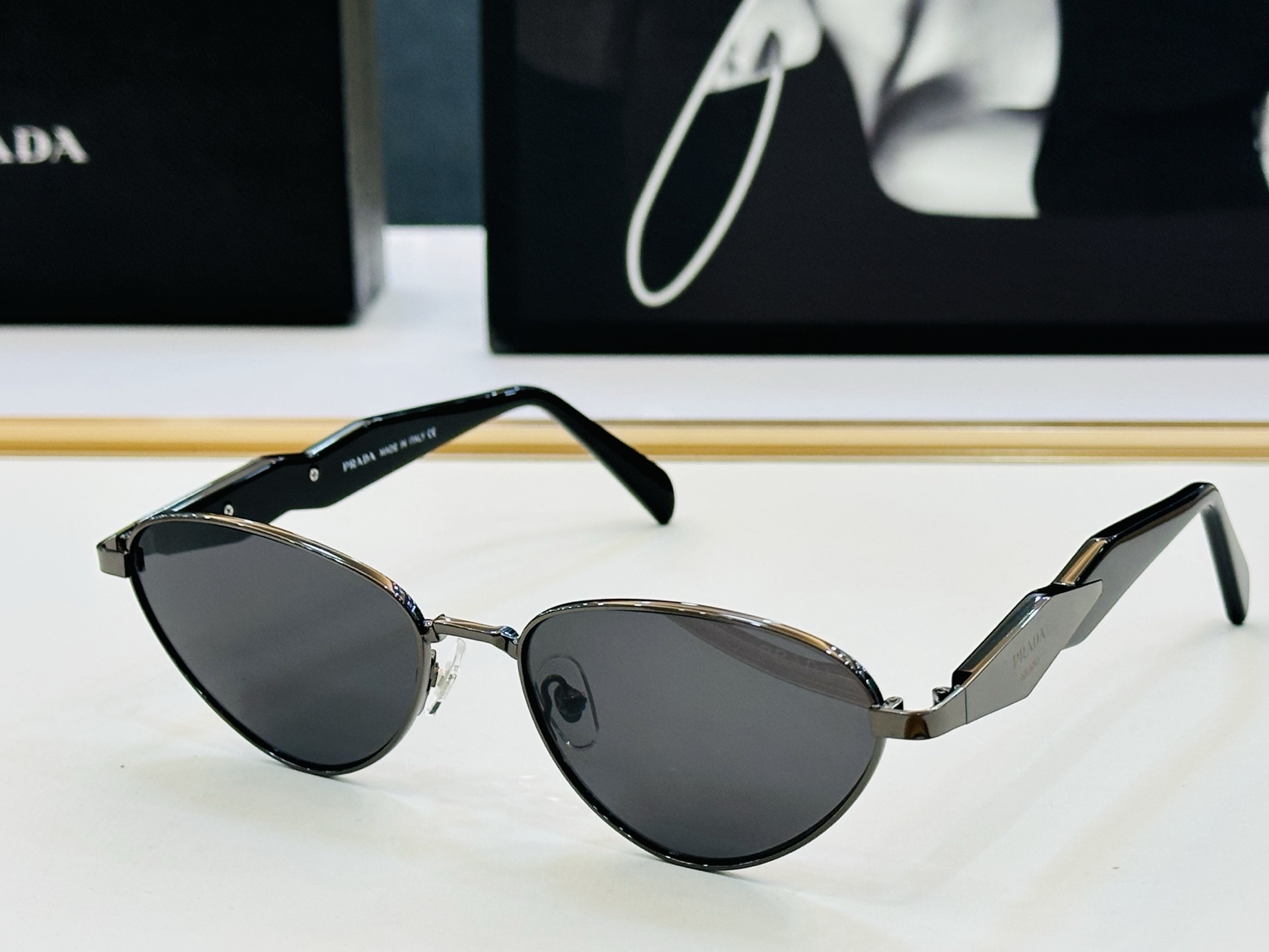 🔺PRAD*🔻普家 PR62ZV Size：57口17-145 眼镜系列堪称精湛制作 彰显独特个 L最新
