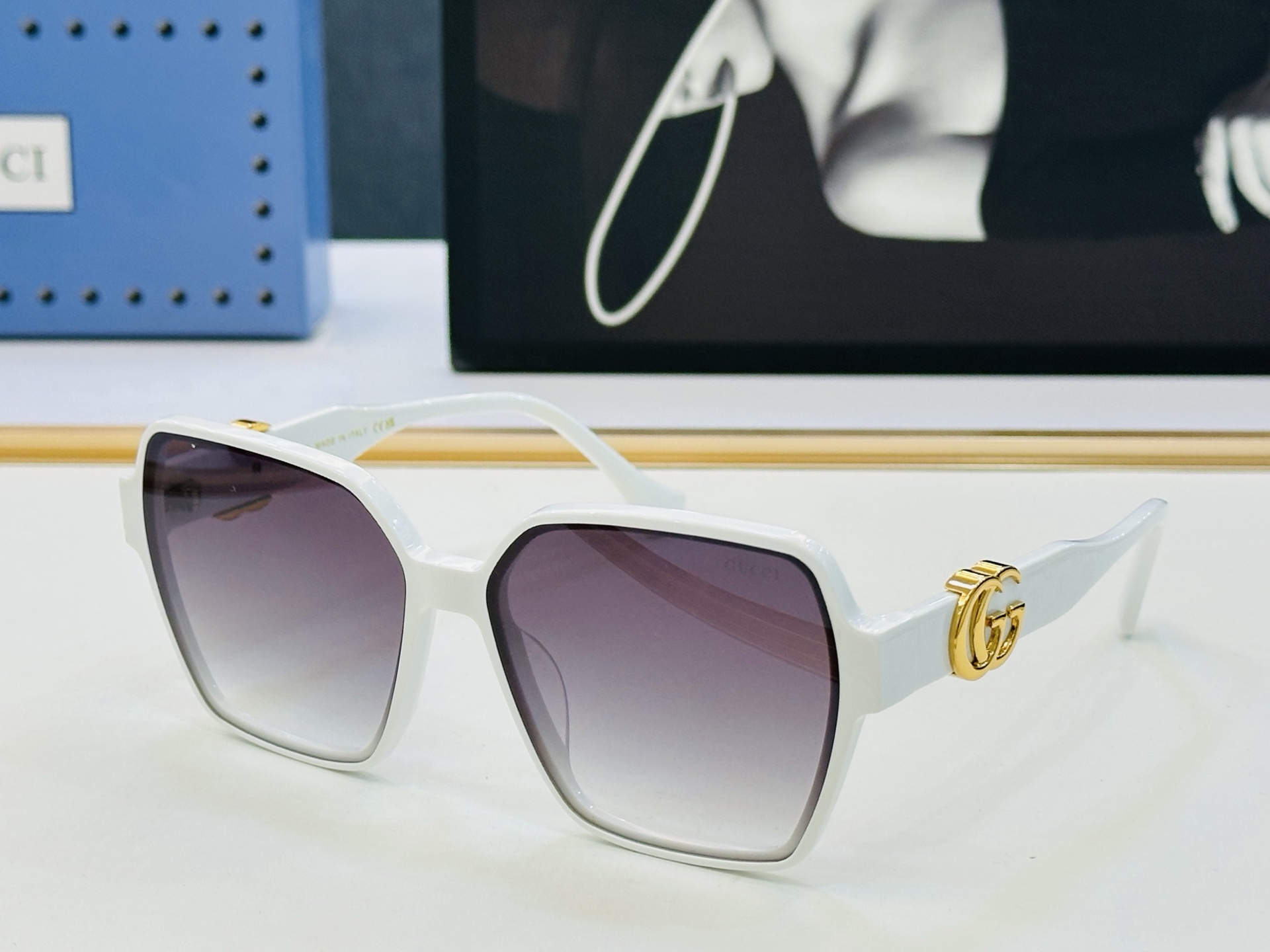 GUCC* 古家 GG1646 🐝🐝系列 Size：61口15-140 🍁🍁K 超绝品质 太阳镜 。