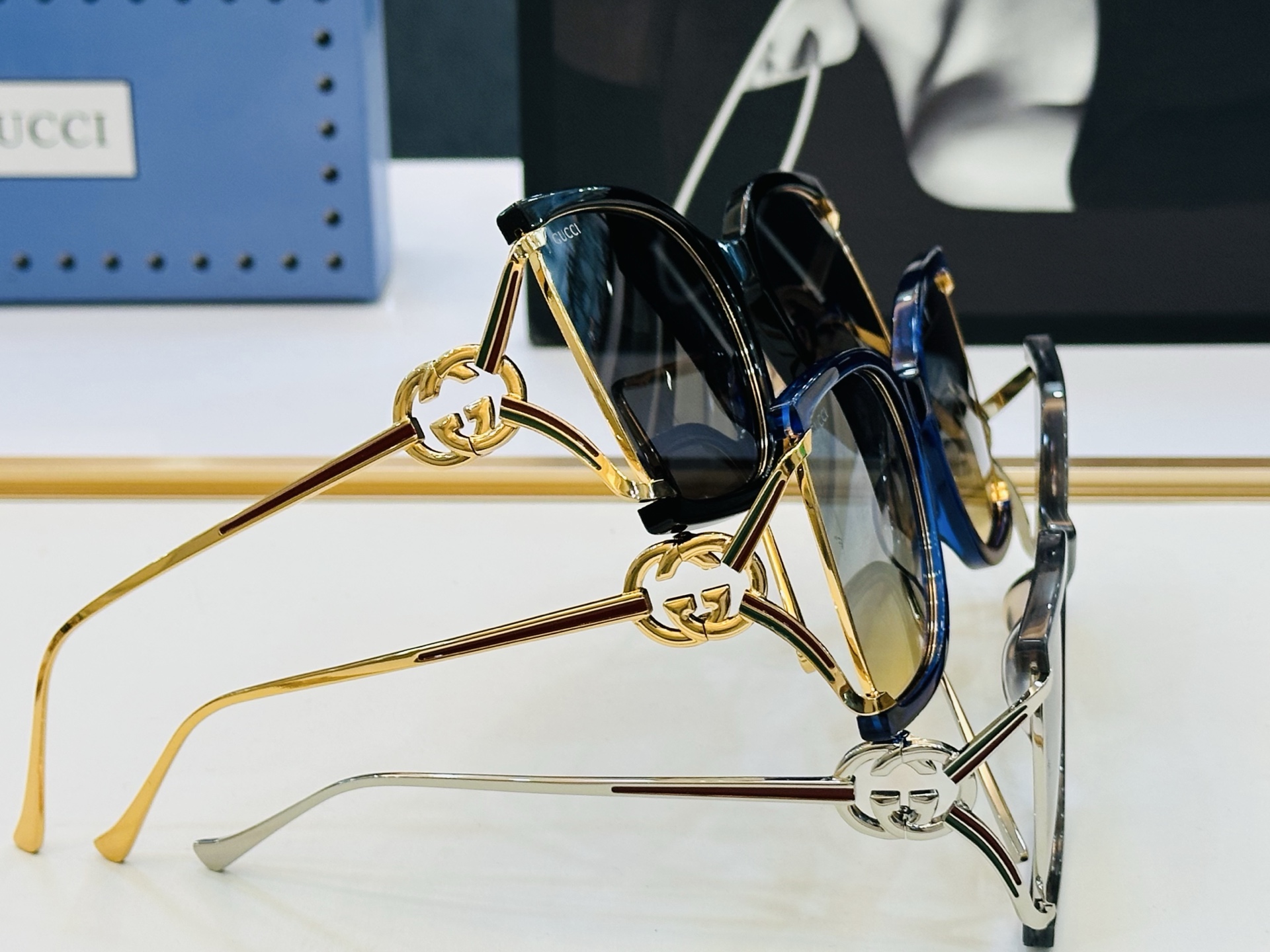 GUCC* 古家 GG1670 🐝🐝系列 Size：59口19-132 🍁🍁K 超绝品质 太阳镜 。