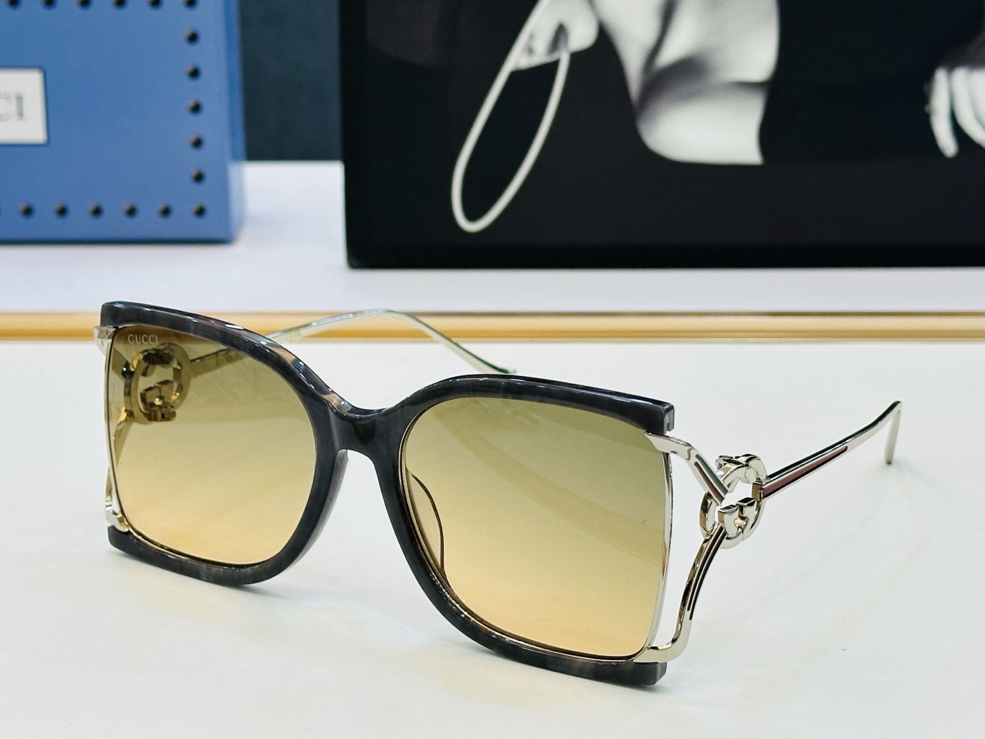 GUCC* 古家 GG1670 🐝🐝系列 Size：59口19-132 🍁🍁K 超绝品质 太阳镜 。
