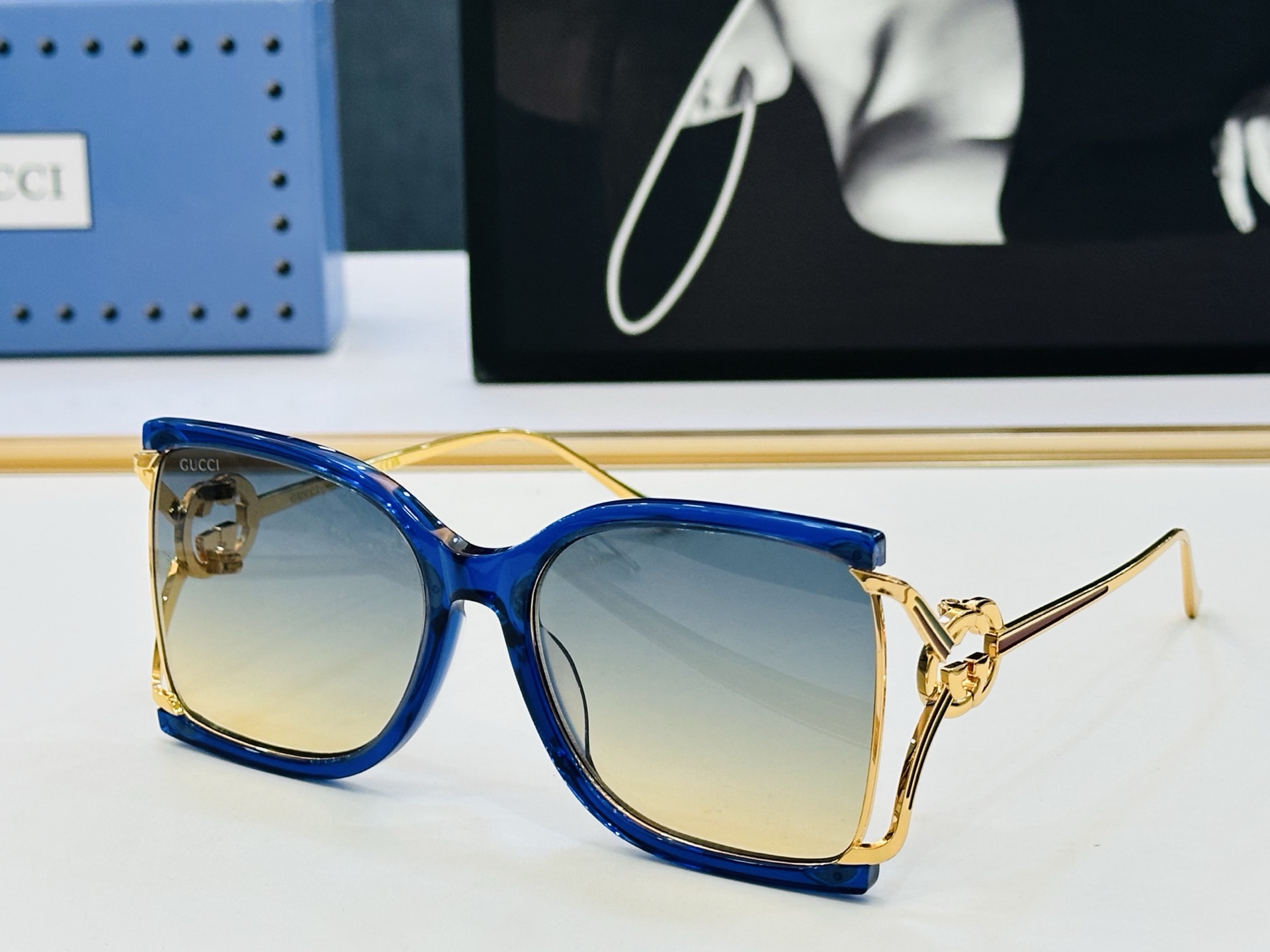 GUCC* 古家 GG1670 🐝🐝系列 Size：59口19-132 🍁🍁K 超绝品质 太阳镜 。