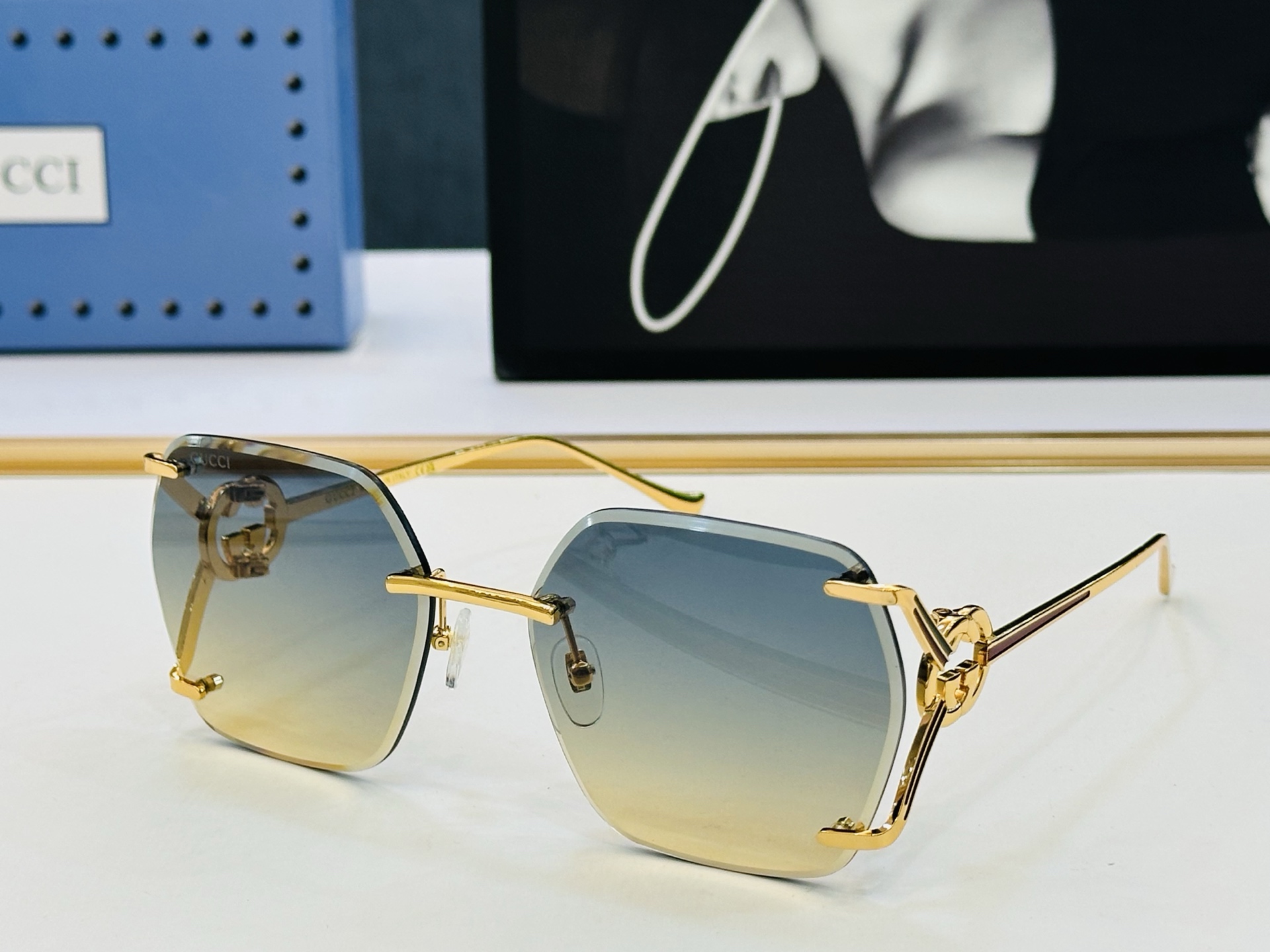 GUCC* 古家 GG1668 🐝🐝系列 Size：62口18-132 🍁🍁K 超绝品质 太阳镜 。