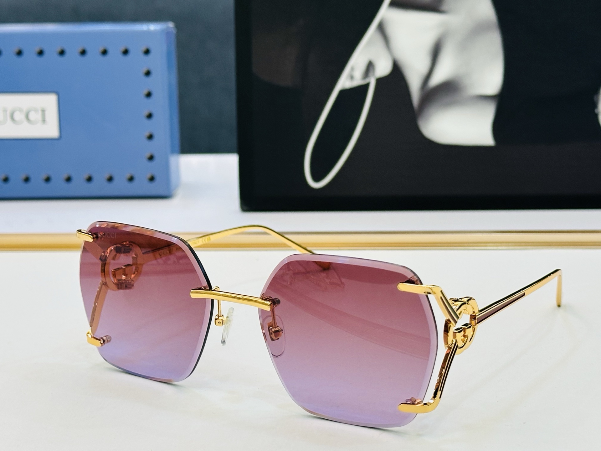 GUCC* 古家 GG1668 🐝🐝系列 Size：62口18-132 🍁🍁K 超绝品质 太阳镜 。