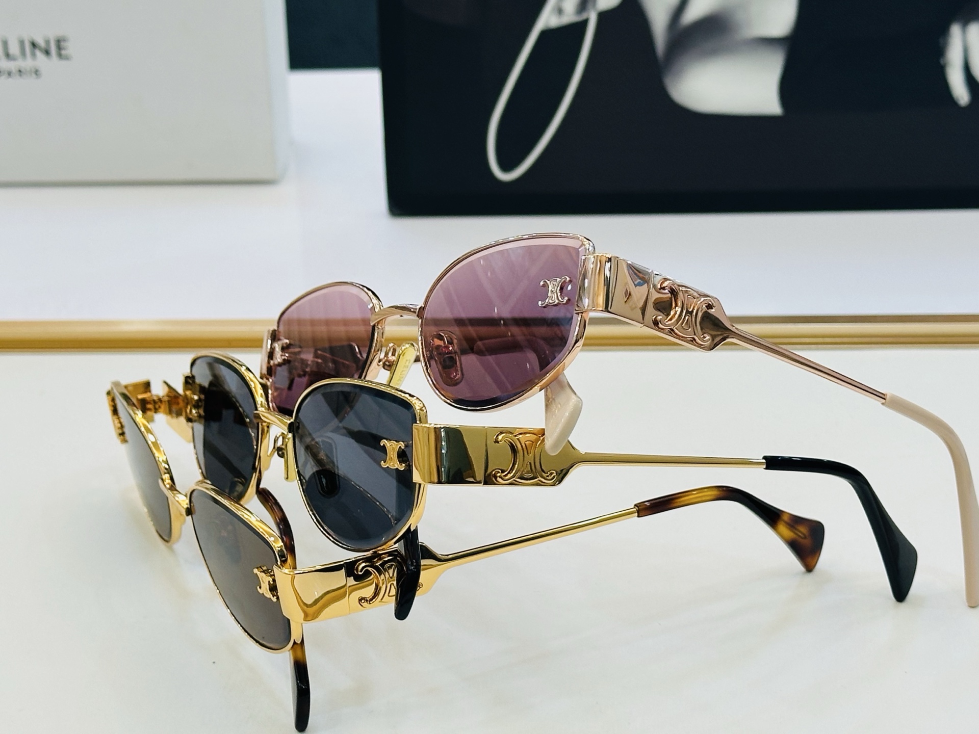 【CELINE】赛琳 CL1573LU Size：56口19-145 一直热销的款式 欧美风 光泽度好 