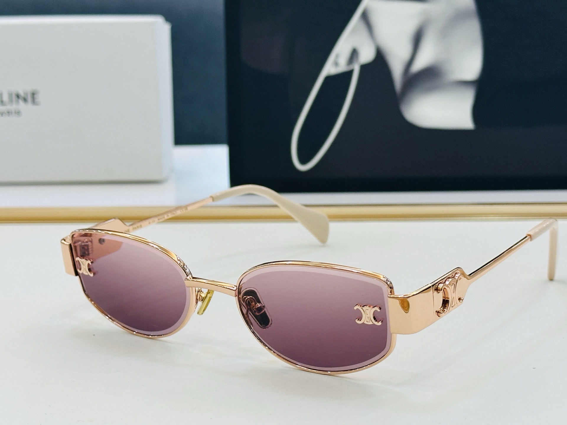 【CELINE】赛琳 CL1573LU Size：56口19-145 一直热销的款式 欧美风 光泽度好 