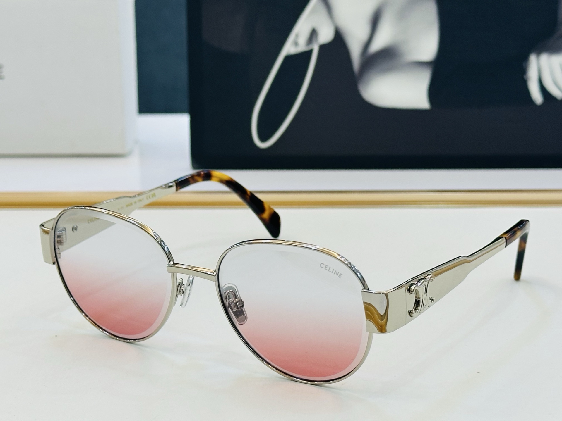 【CELINE】赛琳 CL42131 Size：56口18-145 一直热销的款式 欧美风 光泽度好 质