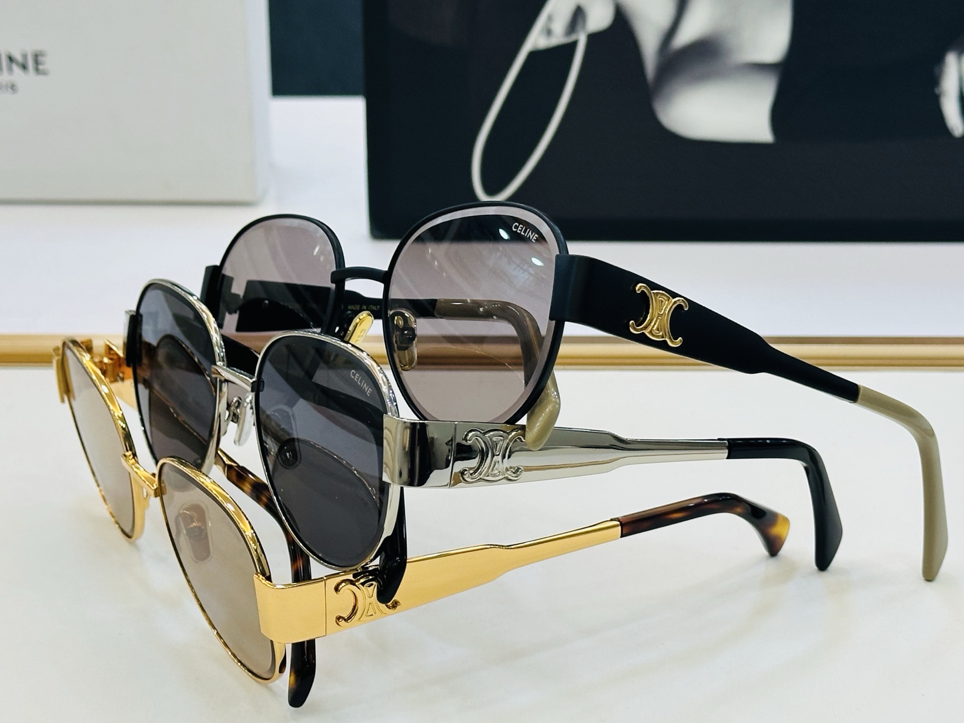 【CELINE】赛琳 CL42131 Size：56口18-145 一直热销的款式 欧美风 光泽度好 质