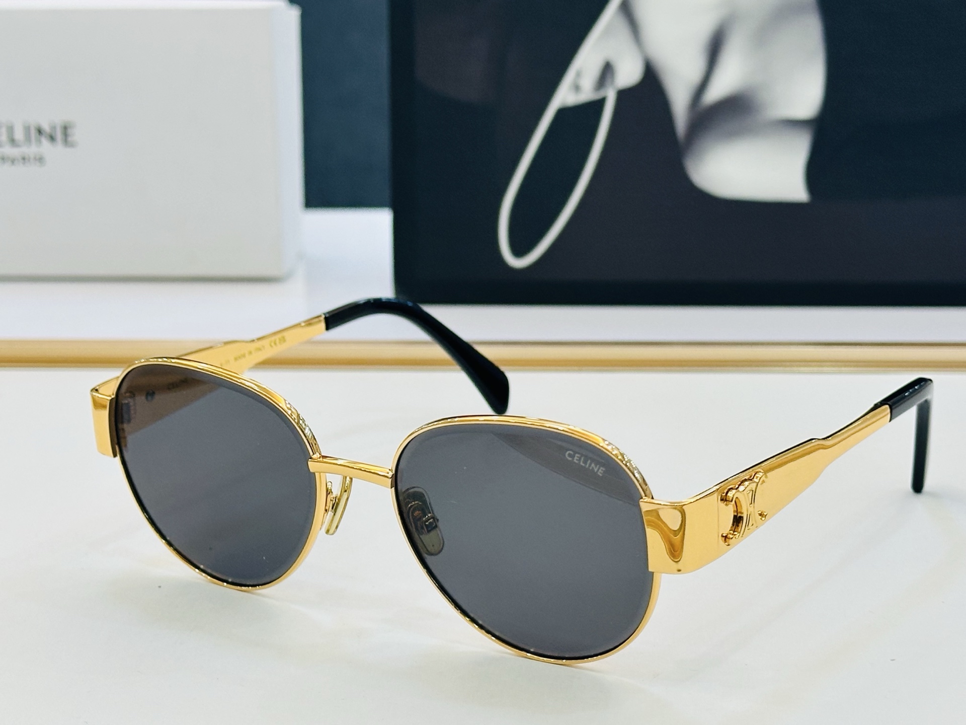 【CELINE】赛琳 CL42131 Size：56口18-145 一直热销的款式 欧美风 光泽度好 质