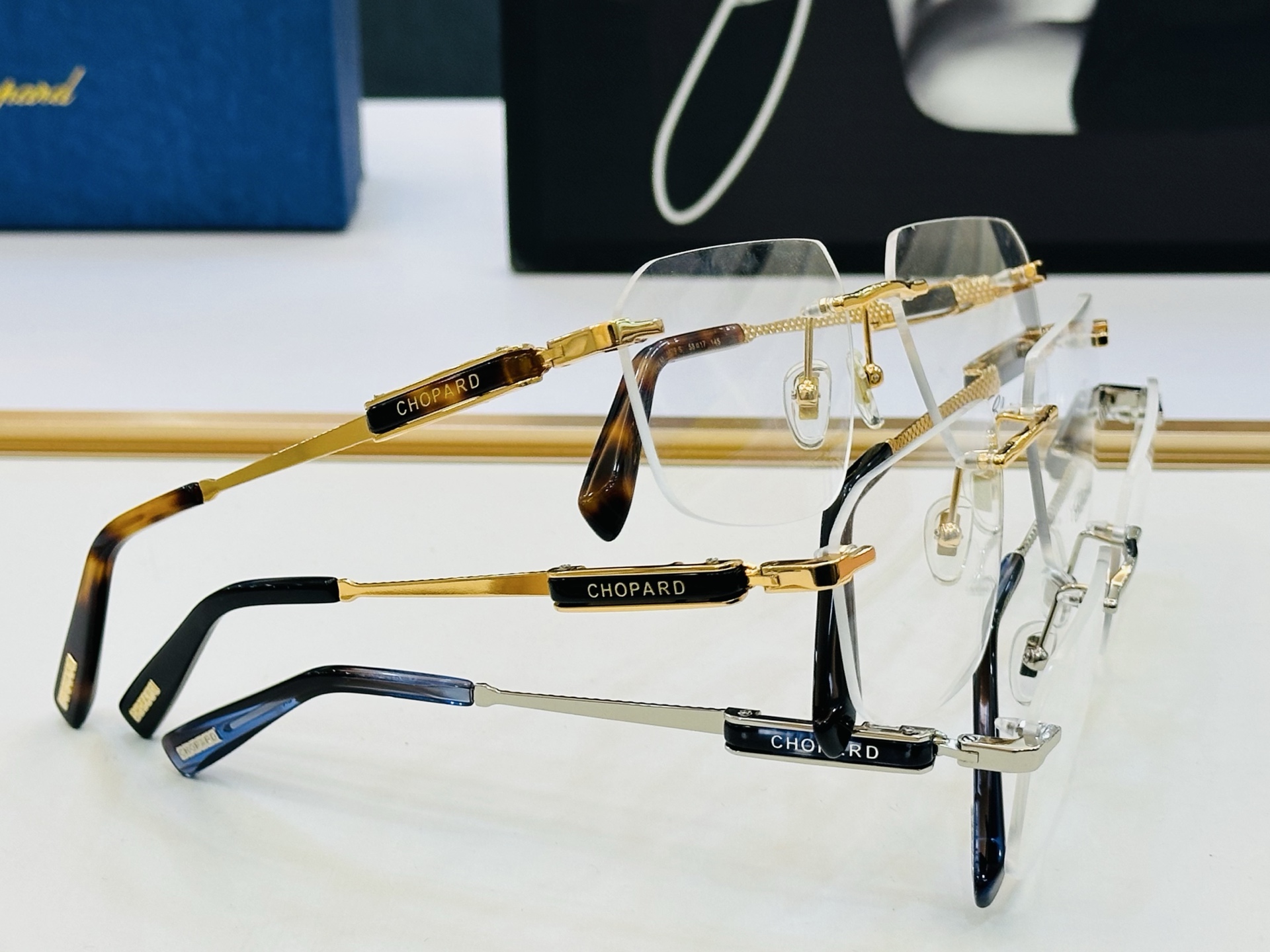 原版 ChoPard肖邦 MODEL: VCHL50 Size：58口17-145 以现代时尚的设计风格