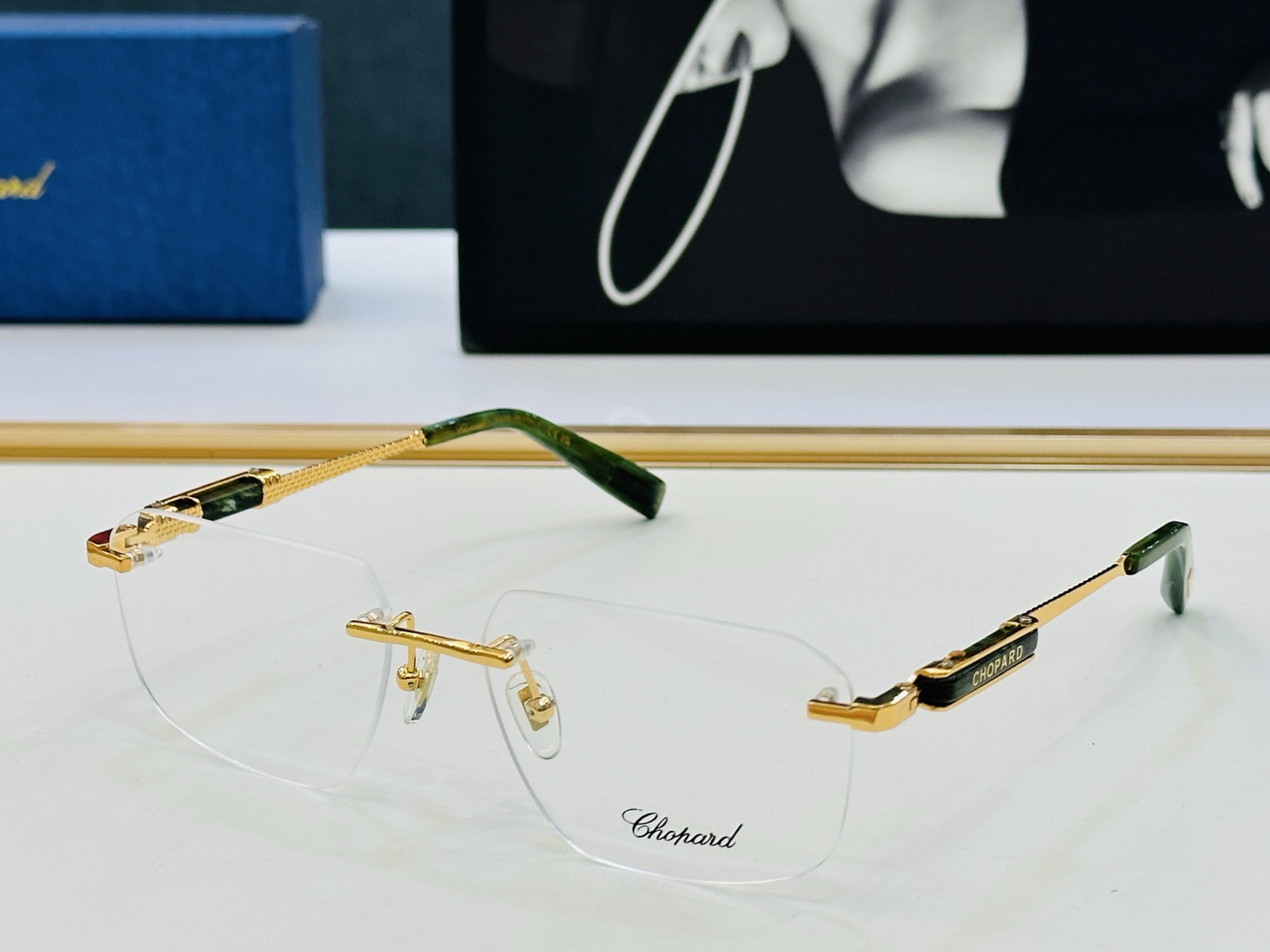 原版 ChoPard肖邦 MODEL: VCHL50 Size：58口17-145 以现代时尚的设计风格