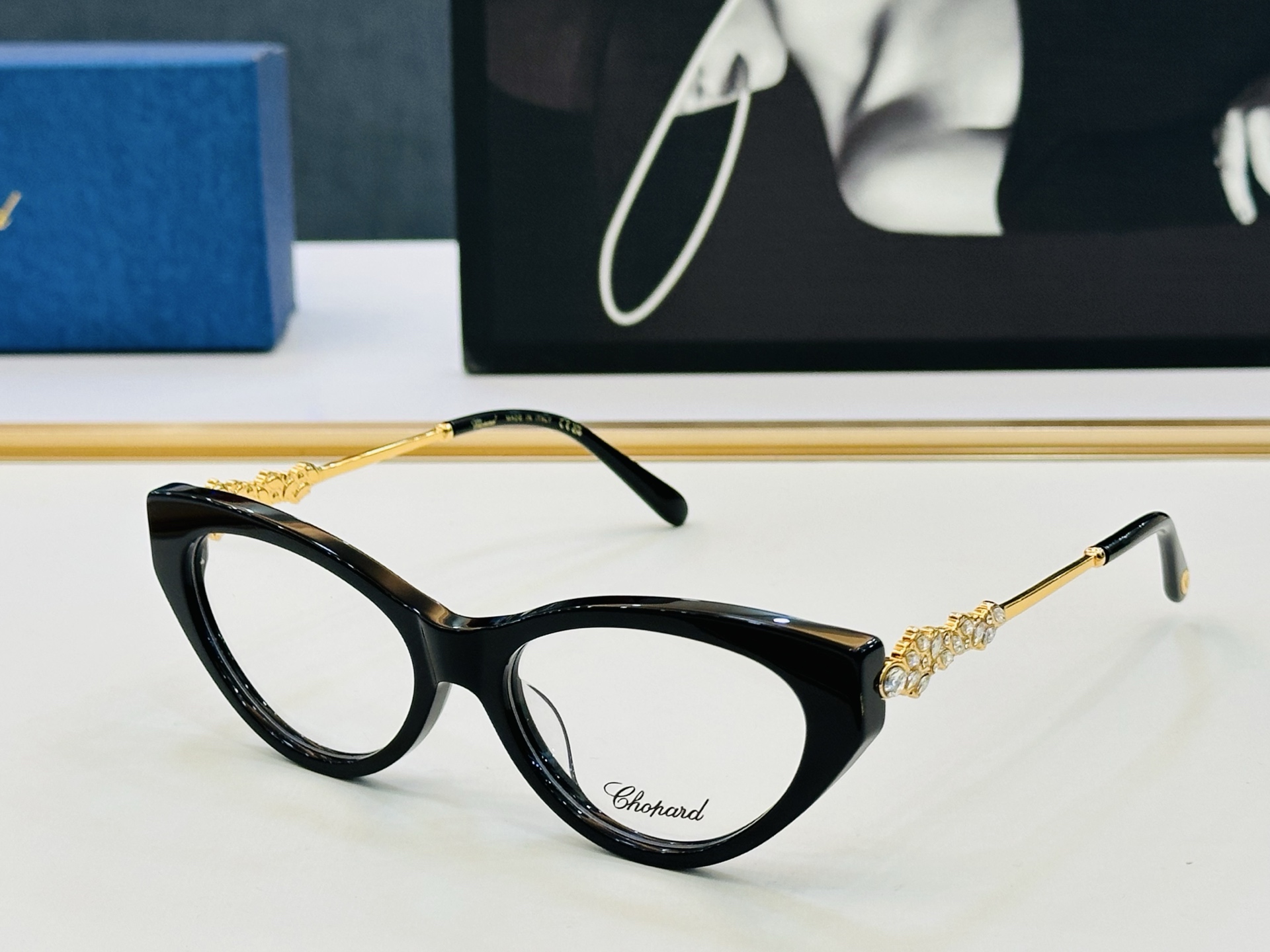 原版 ChoPard肖邦 MODEL: SCHG962 Size：54口17-142 以现代时尚的设计风