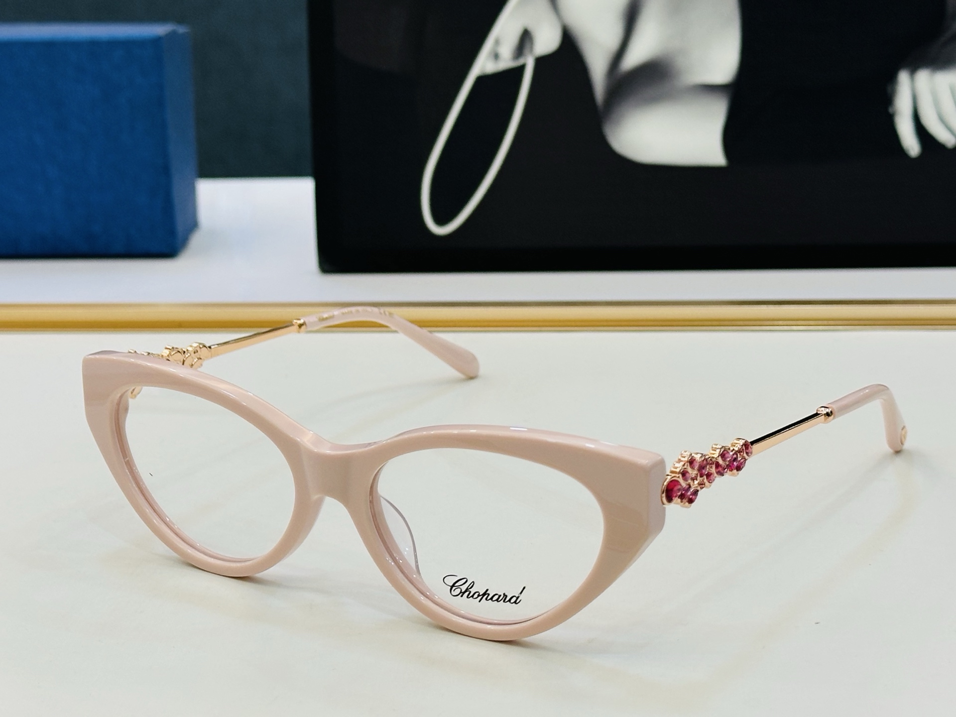 原版 ChoPard肖邦 MODEL: SCHG962 Size：54口17-142 以现代时尚的设计风