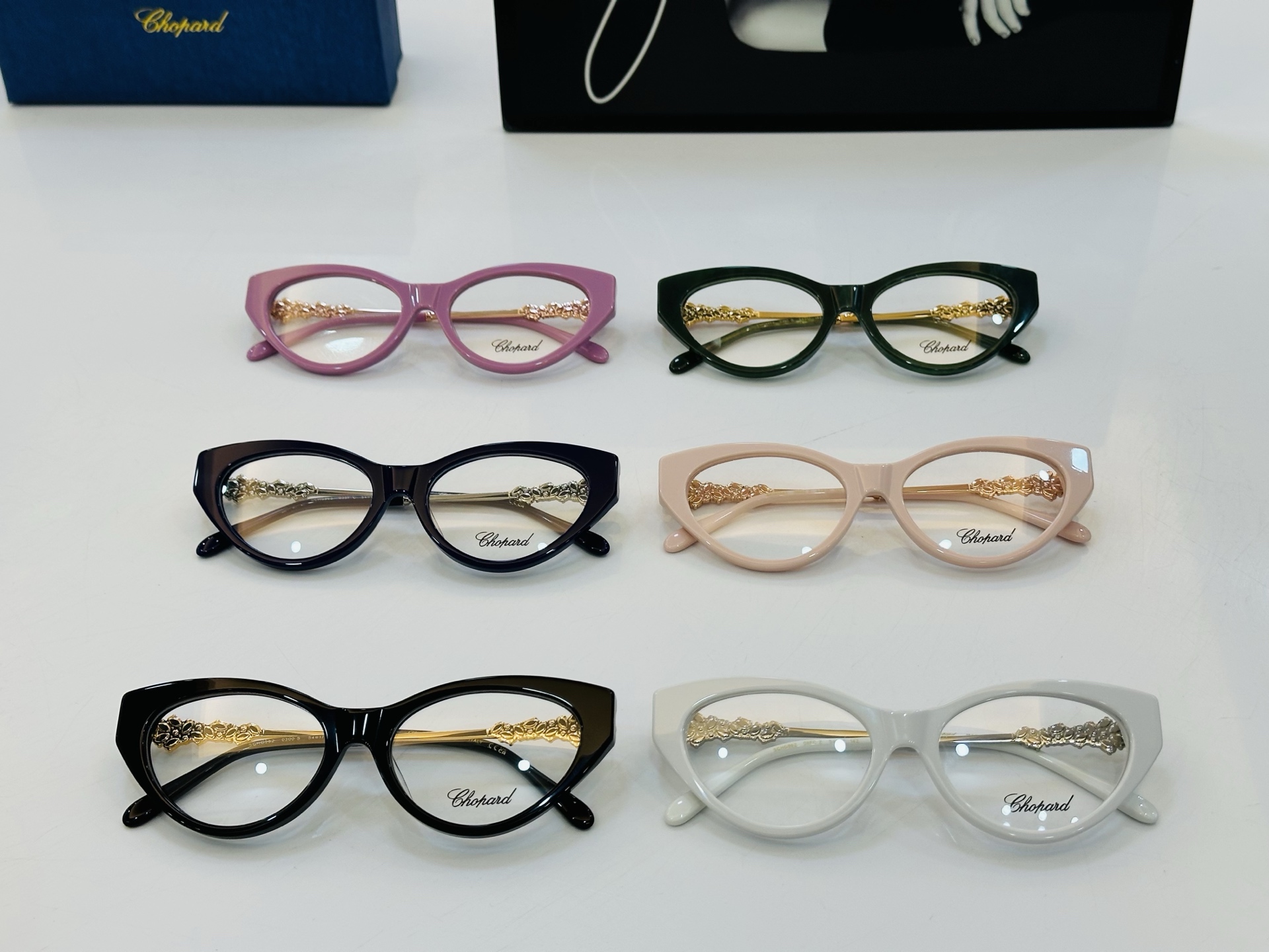 原版 ChoPard肖邦 MODEL: SCHG962 Size：54口17-142 以现代时尚的设计风