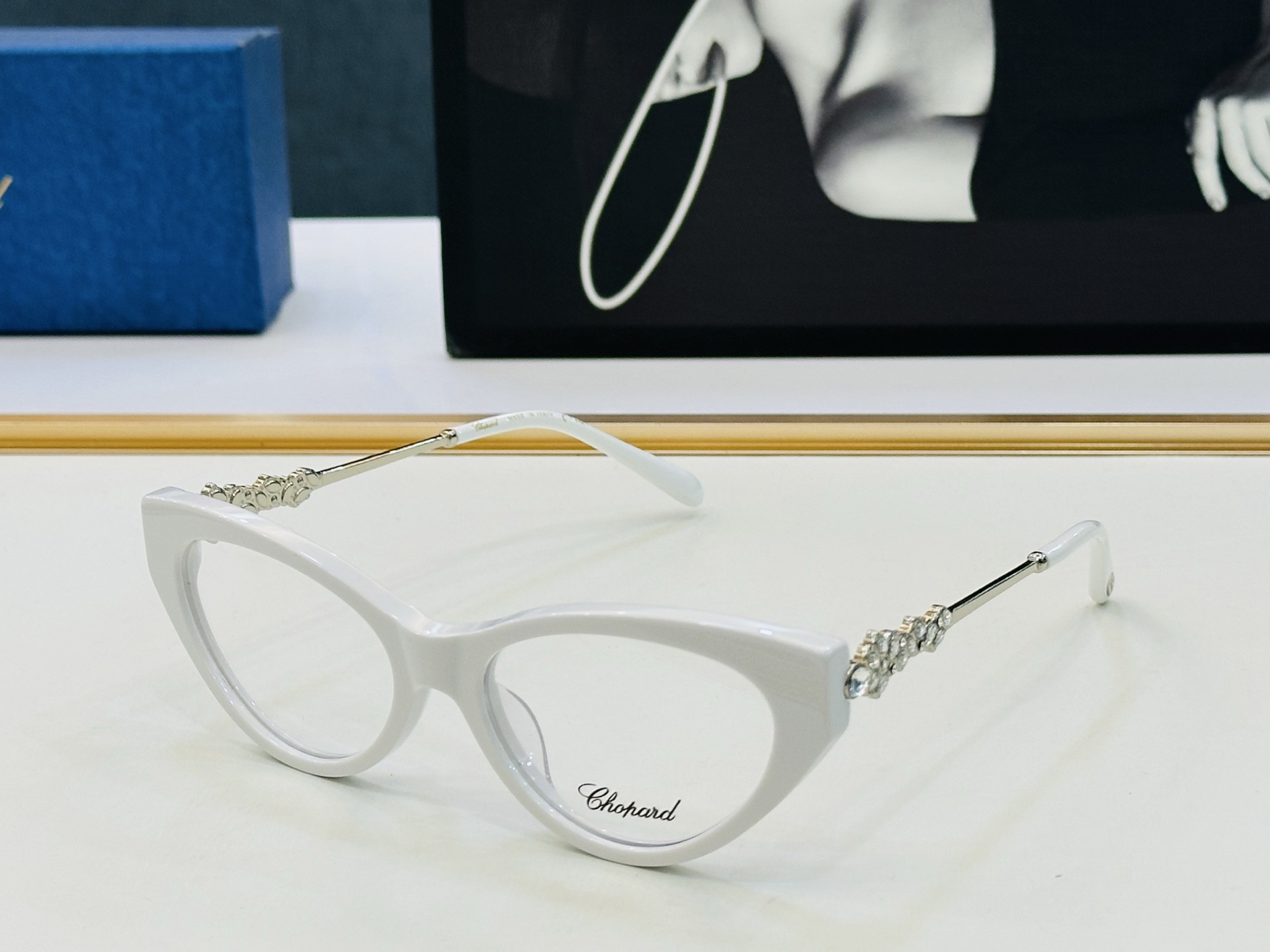 原版 ChoPard肖邦 MODEL: SCHG962 Size：54口17-142 以现代时尚的设计风