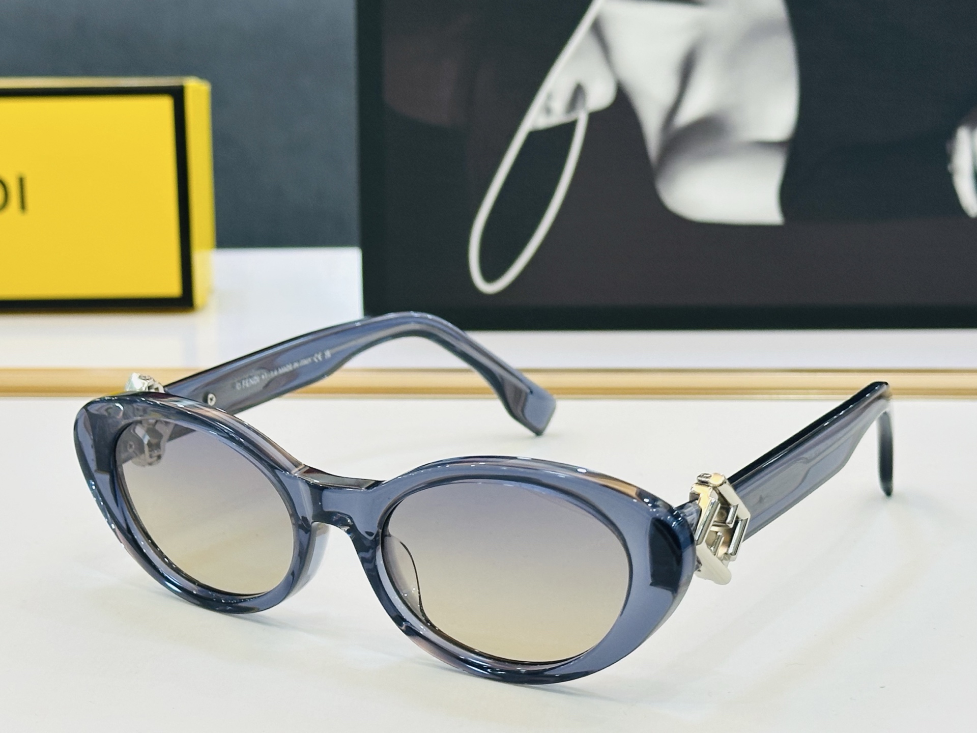 。新款FEND* FE40140U Size：54口19-140 🎁芬家 😀👏时尚经典 A太阳镜