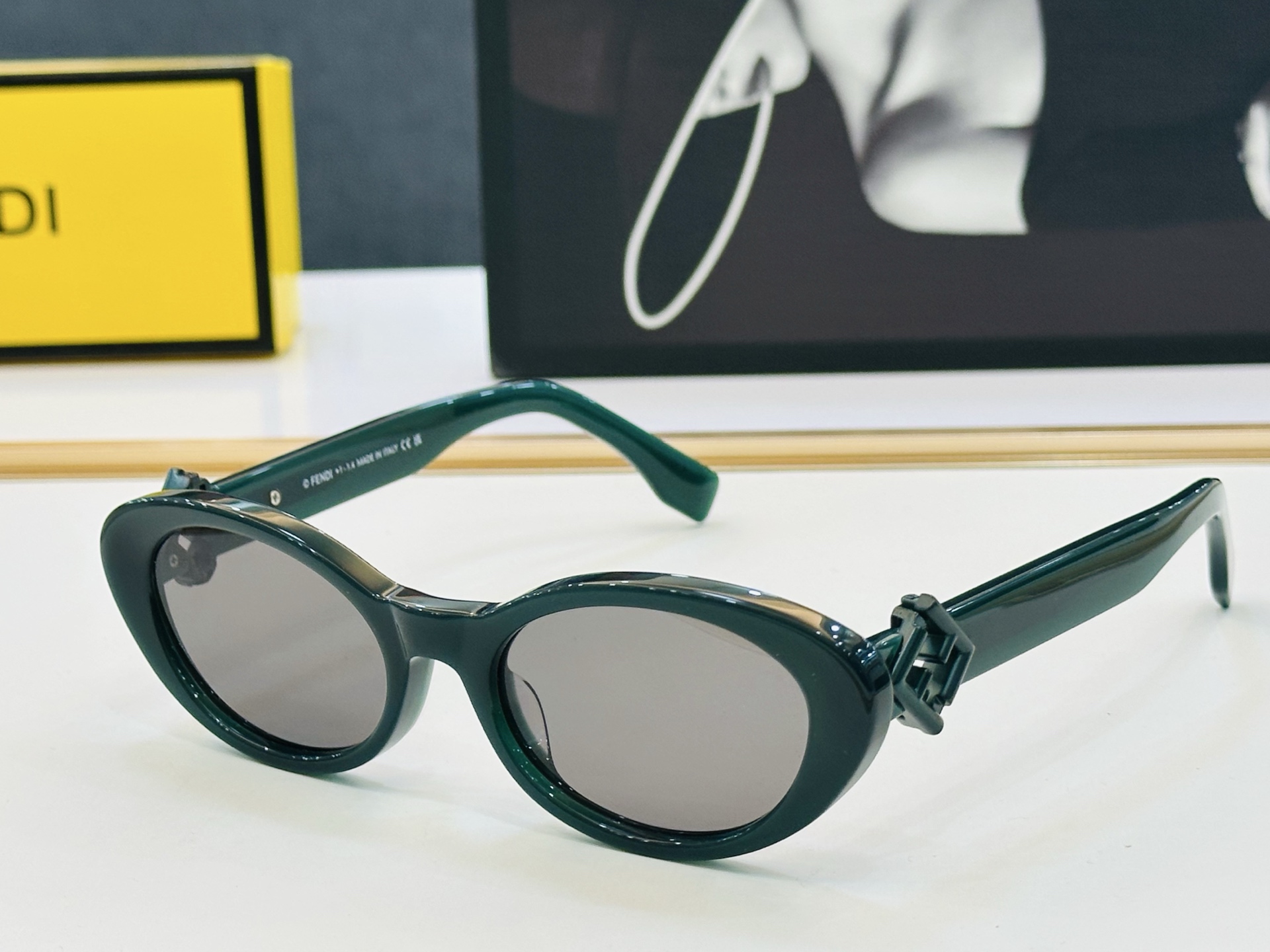 。新款FEND* FE40140U Size：54口19-140 🎁芬家 😀👏时尚经典 A太阳镜