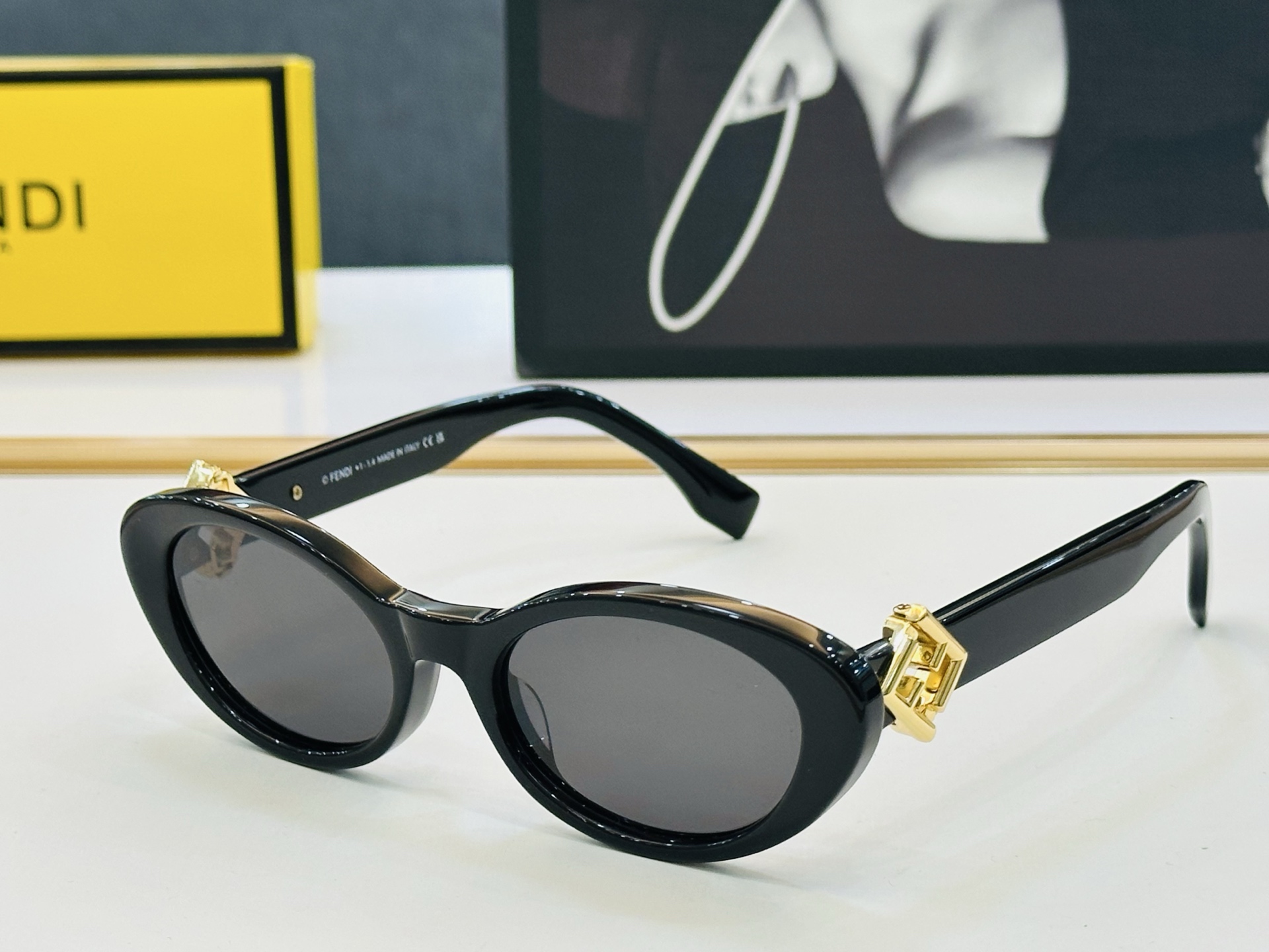 。新款FEND* FE40140U Size：54口19-140 🎁芬家 😀👏时尚经典 A太阳镜