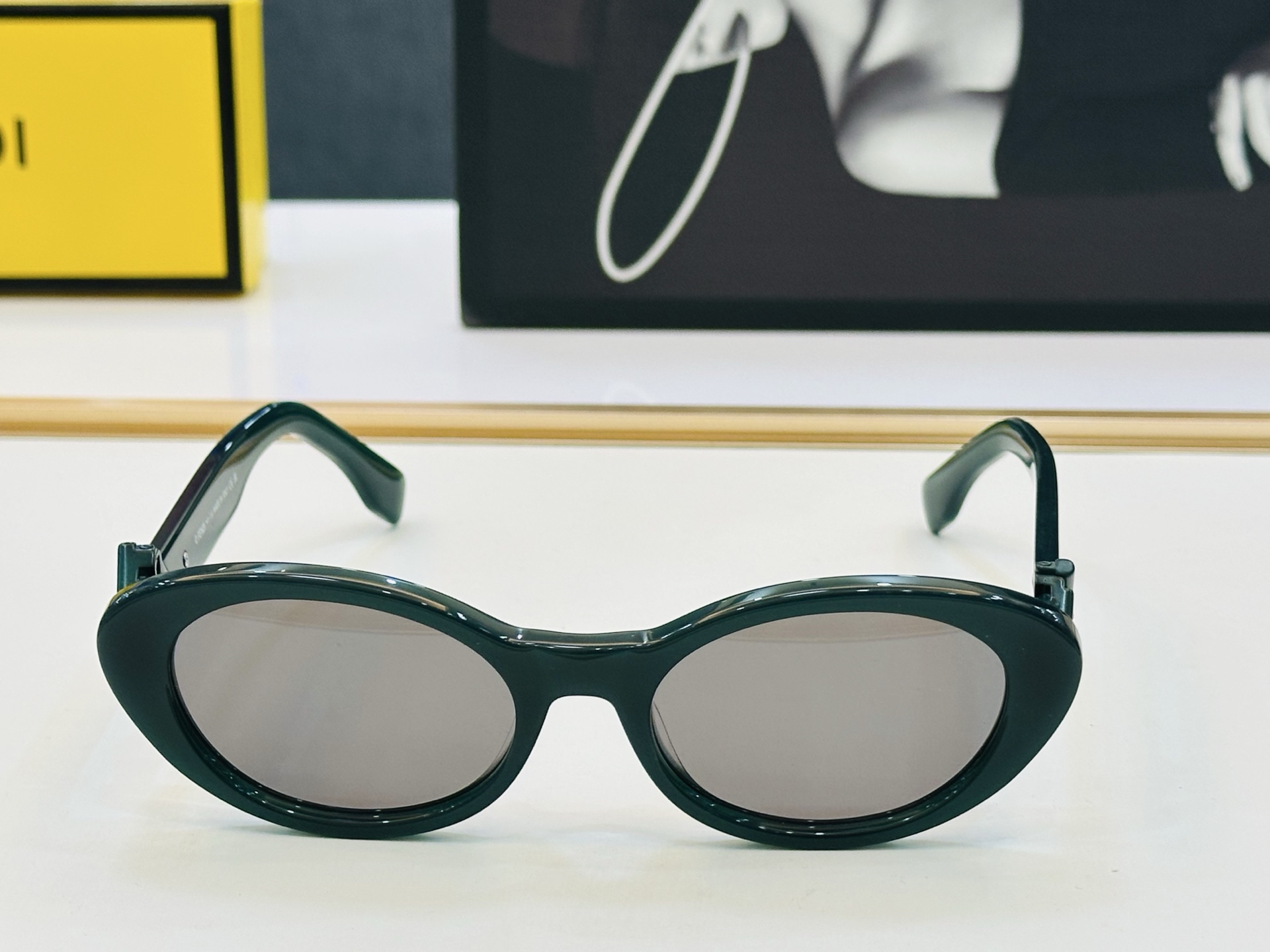 。新款FEND* FE40140U Size：54口19-140 🎁芬家 😀👏时尚经典 A太阳镜