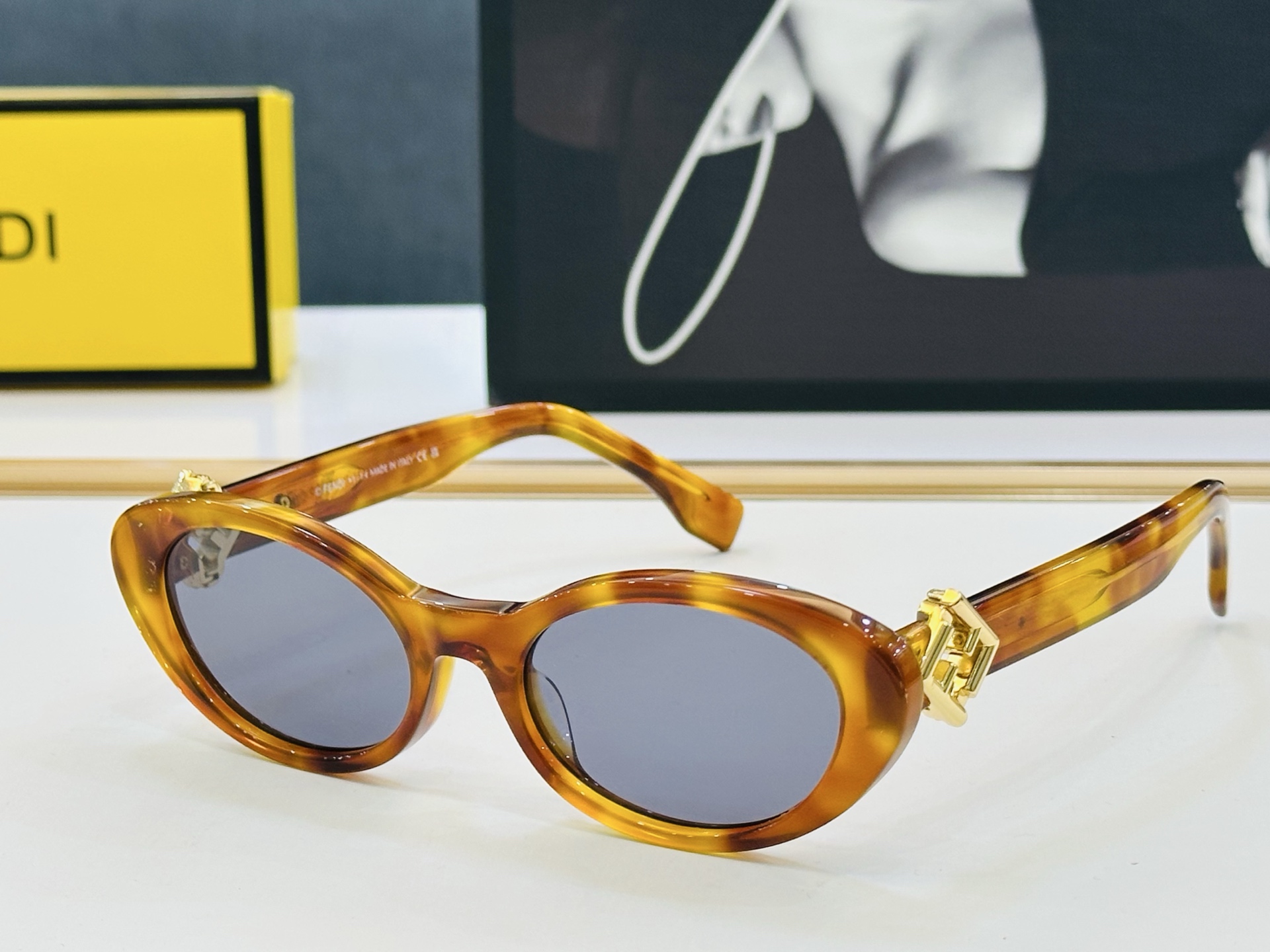 。新款FEND* FE40140U Size：54口19-140 🎁芬家 😀👏时尚经典 A太阳镜