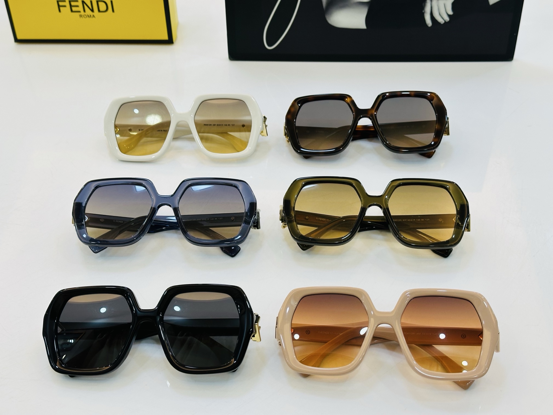 。新款FEND* FE40139 Size：53口19-140 🎁芬家 😀👏时尚经典 A太阳镜