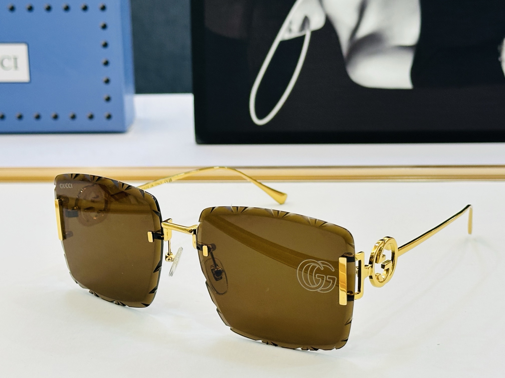 GUCC* 古家 GG1611 🐝🐝系列 Size：64口17-143 🍁🍁b超绝品质 太阳镜。