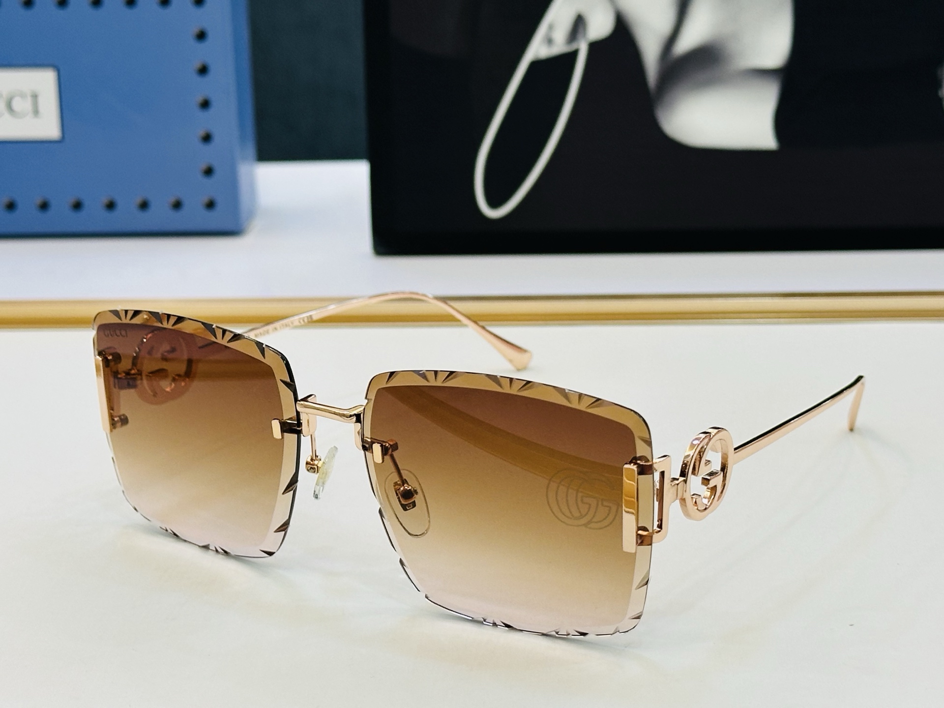 GUCC* 古家 GG1611 🐝🐝系列 Size：64口17-143 🍁🍁b超绝品质 太阳镜。