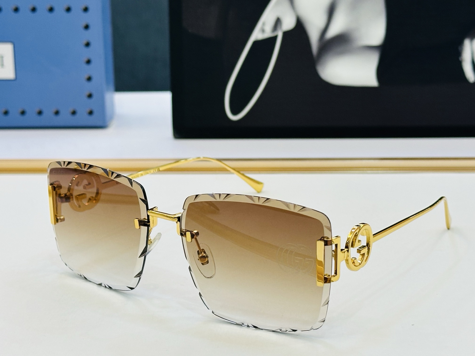 GUCC* 古家 GG1611 🐝🐝系列 Size：64口17-143 🍁🍁b超绝品质 太阳镜。