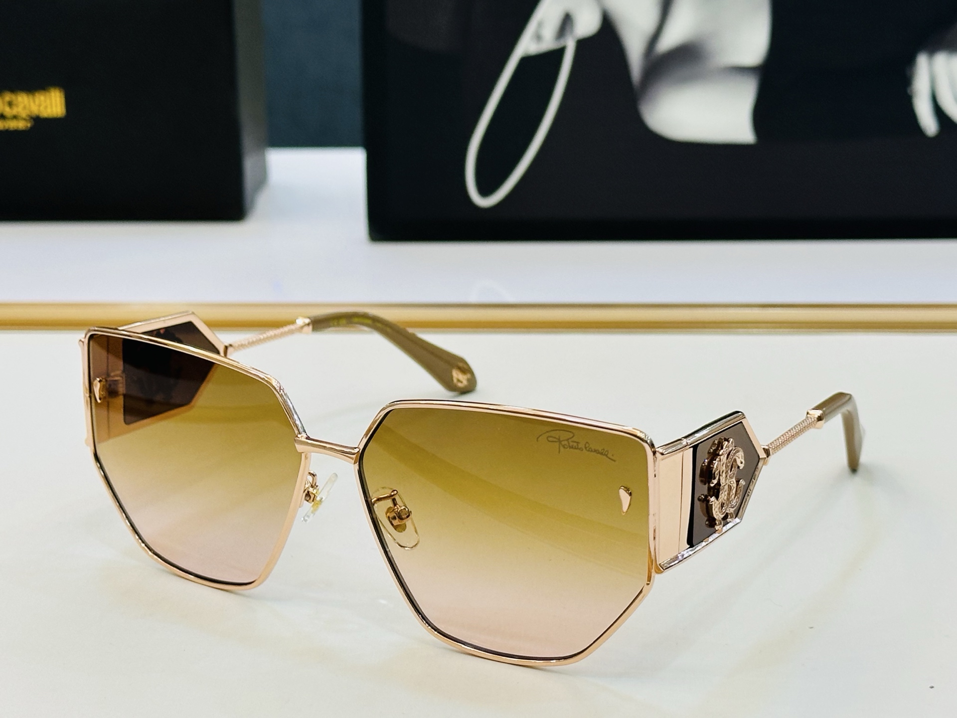 罗伯特家 SRC092 Size：64口13-140 呲牙][呲牙]进口材料 logo 全新的感觉 给你