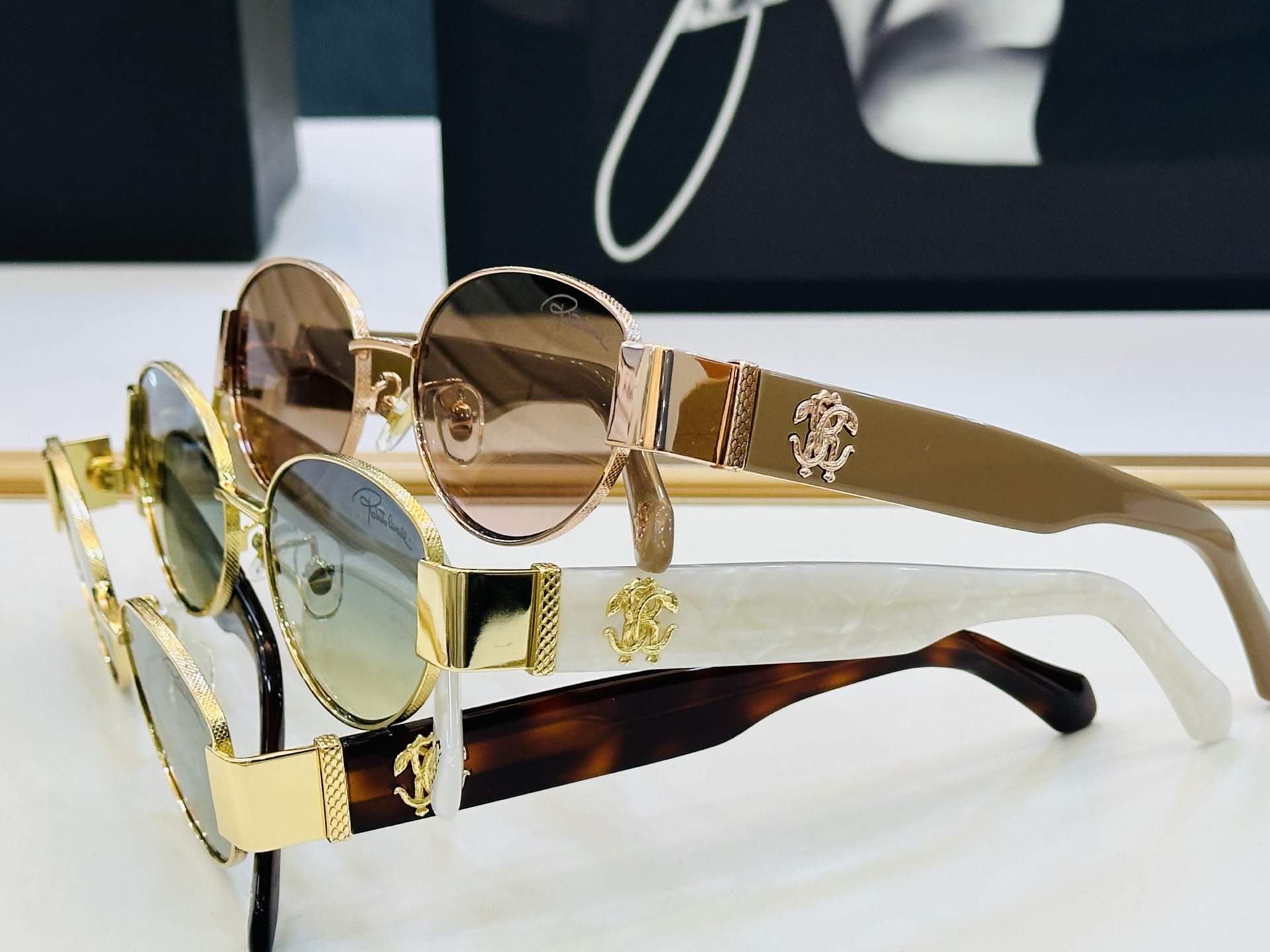 罗伯特家 SRC140M Size：54口18-140 呲牙][呲牙]进口材料 logo 全新的感觉 给