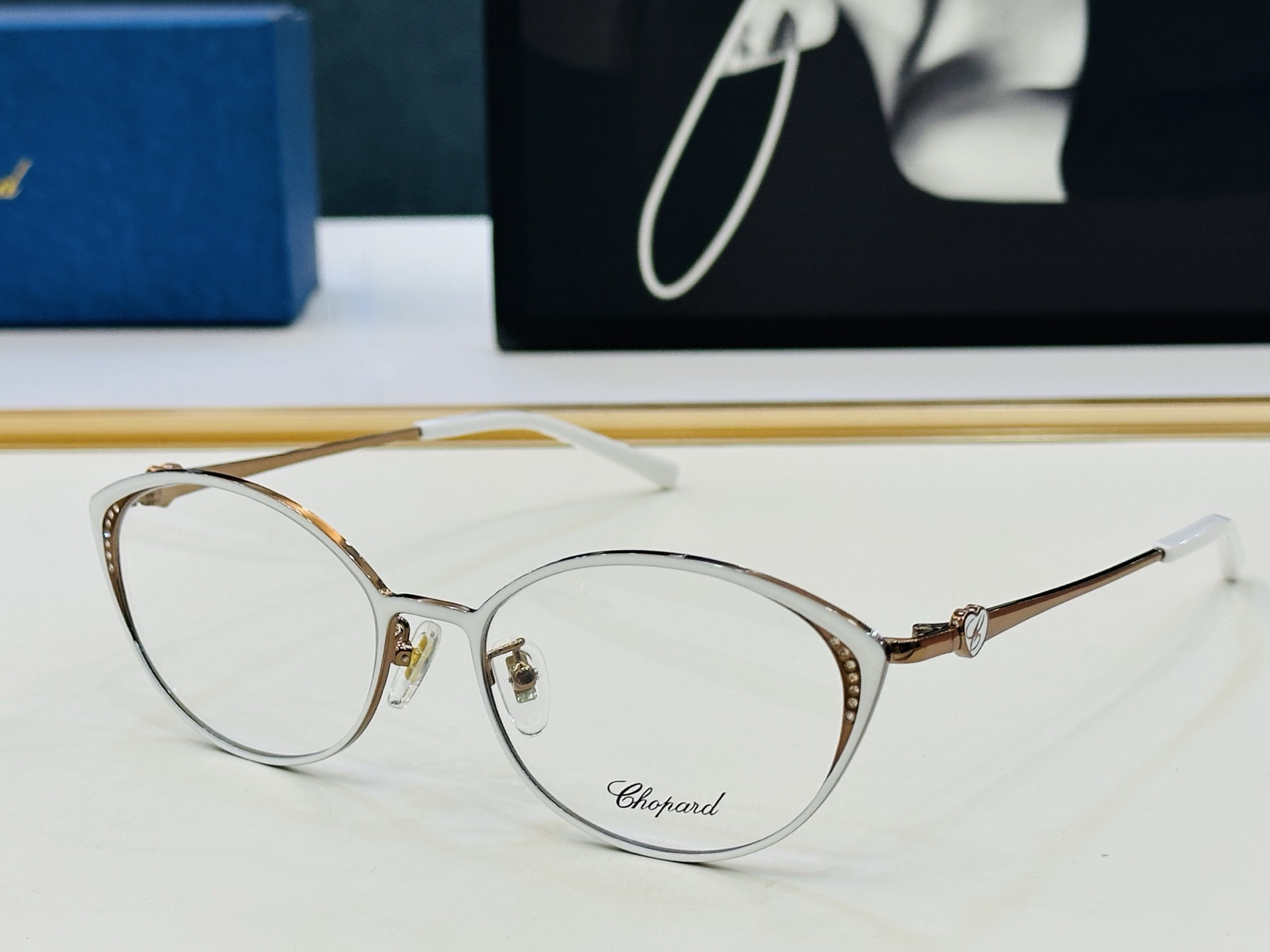 原版 ChoPard肖邦 MODEL: VCHF69 Size：54口18-140 以现代时尚的设计风格