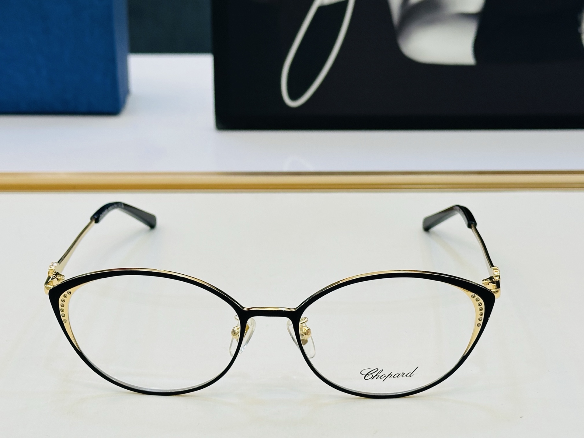 原版 ChoPard肖邦 MODEL: VCHF69 Size：54口18-140 以现代时尚的设计风格