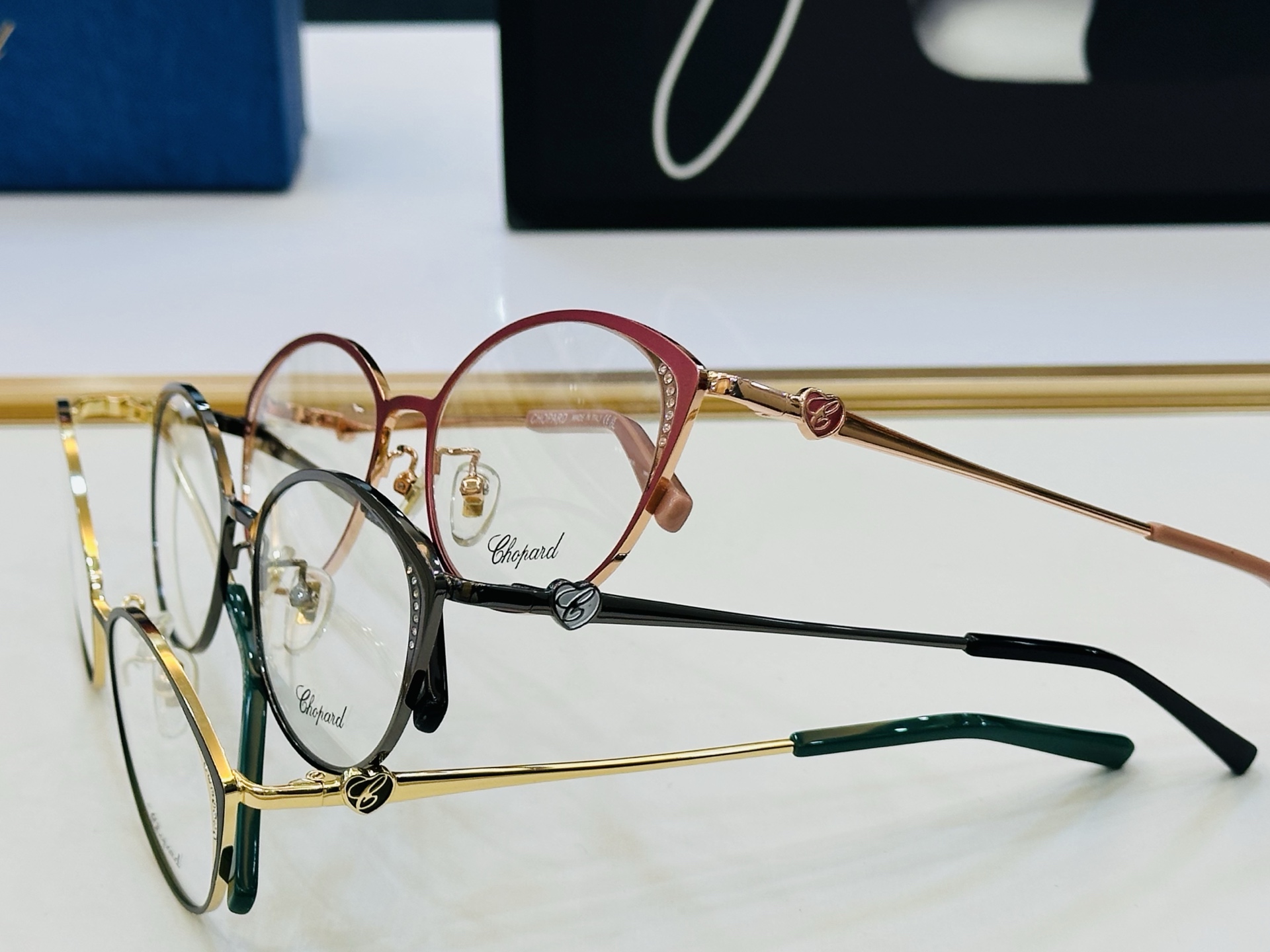 原版 ChoPard肖邦 MODEL: VCHF69 Size：54口18-140 以现代时尚的设计风格