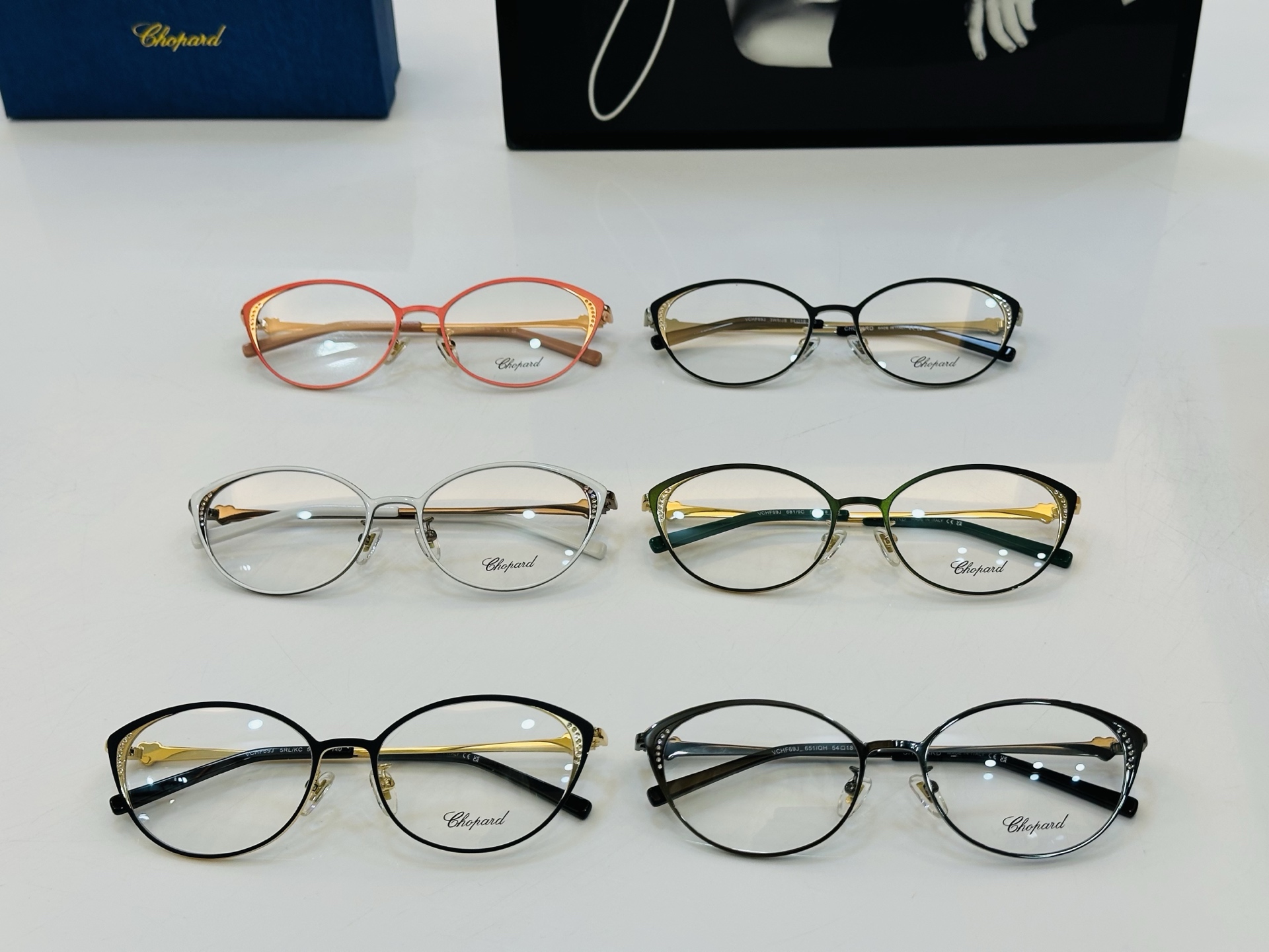 原版 ChoPard肖邦 MODEL: VCHF69 Size：54口18-140 以现代时尚的设计风格