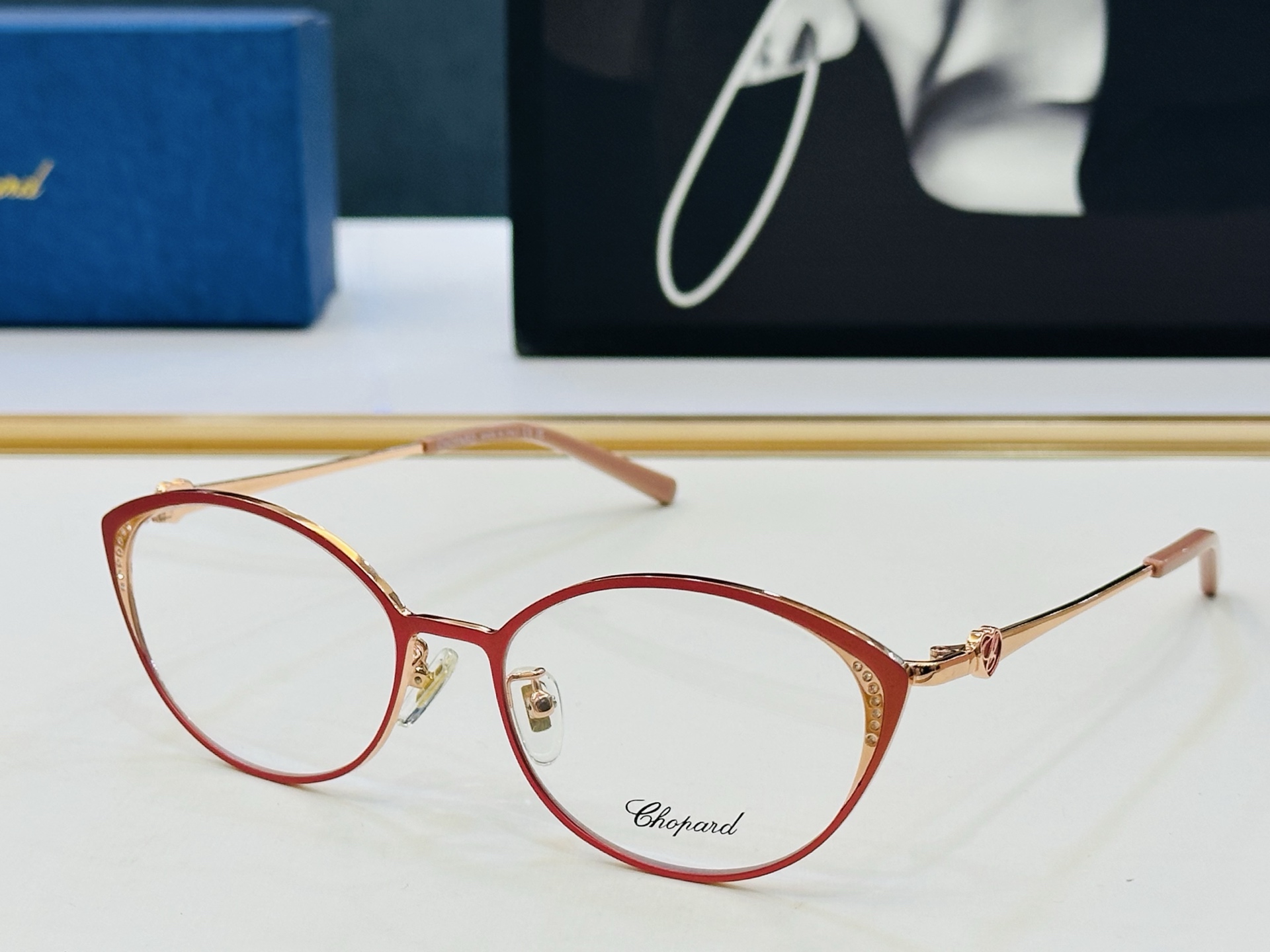 原版 ChoPard肖邦 MODEL: VCHF69 Size：54口18-140 以现代时尚的设计风格