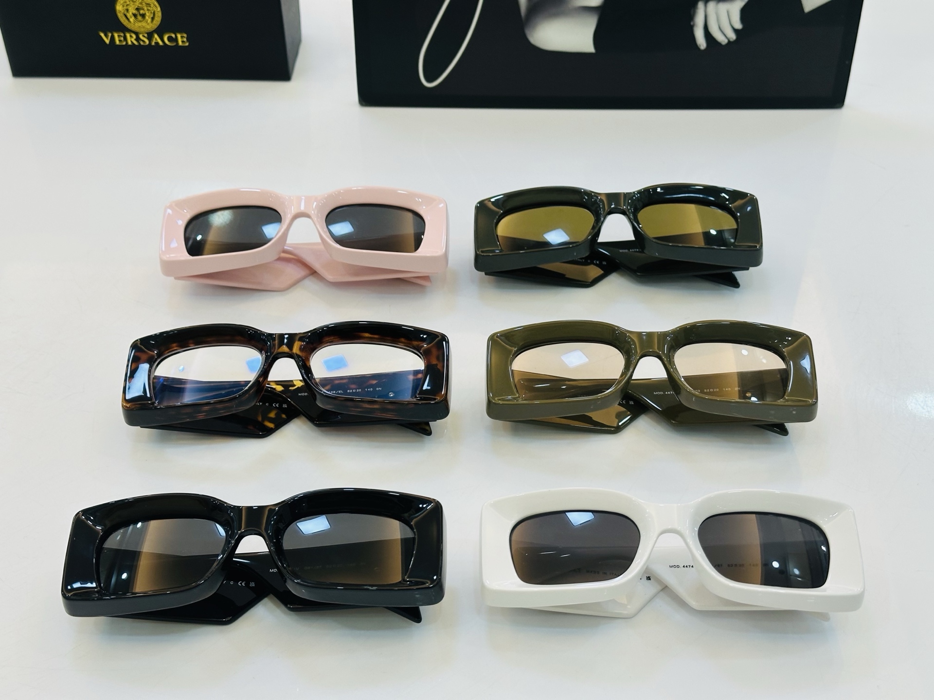 ❤️❤️范思家 VERSACE✨✨✨MODEL：VE4474 Size：52口20-140 ✨b有范