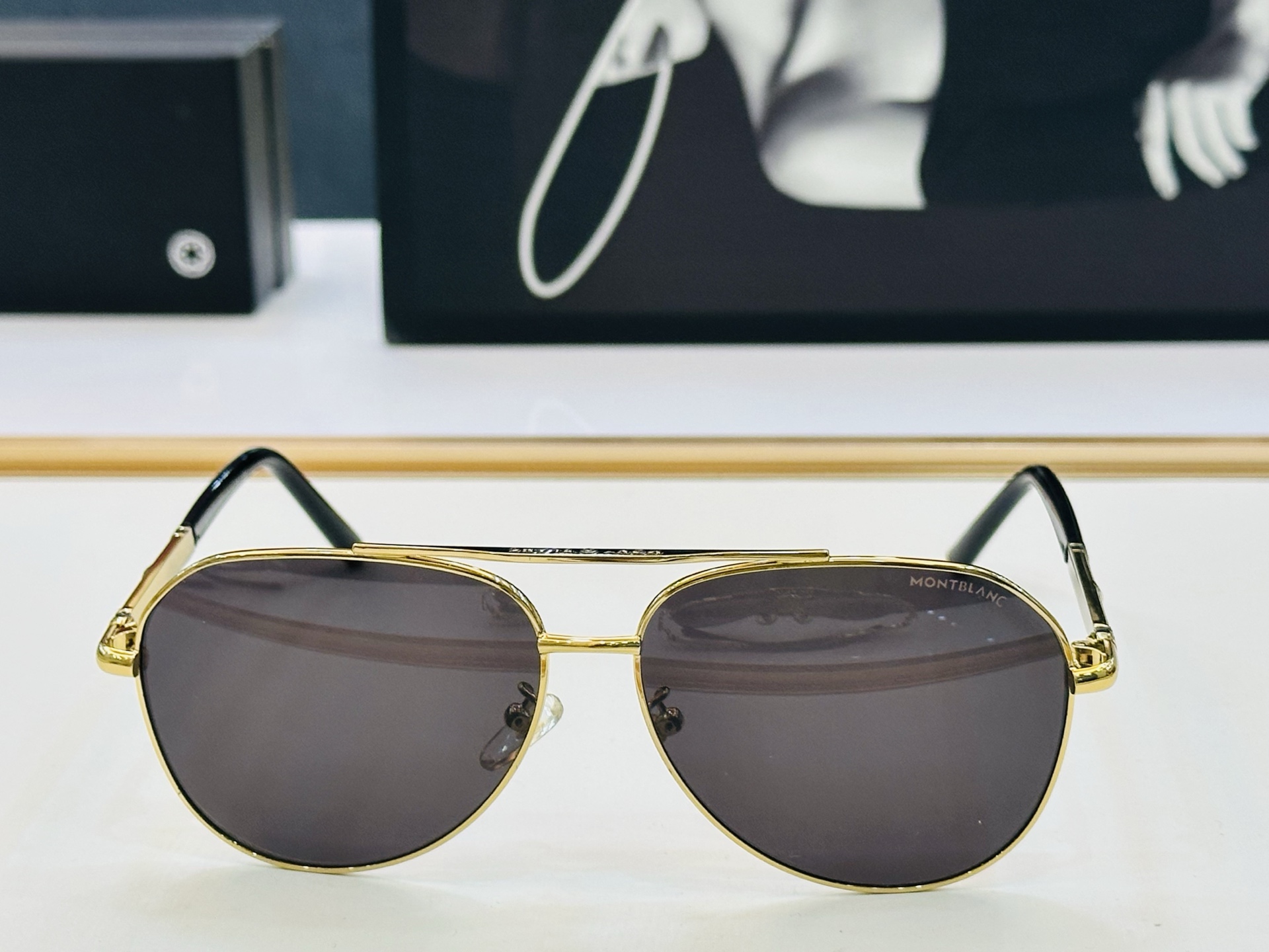 MB861 Size：61口13-140 🌤万宝龙 非常能彰显一个人的品味品质做工稳实 C太阳镜