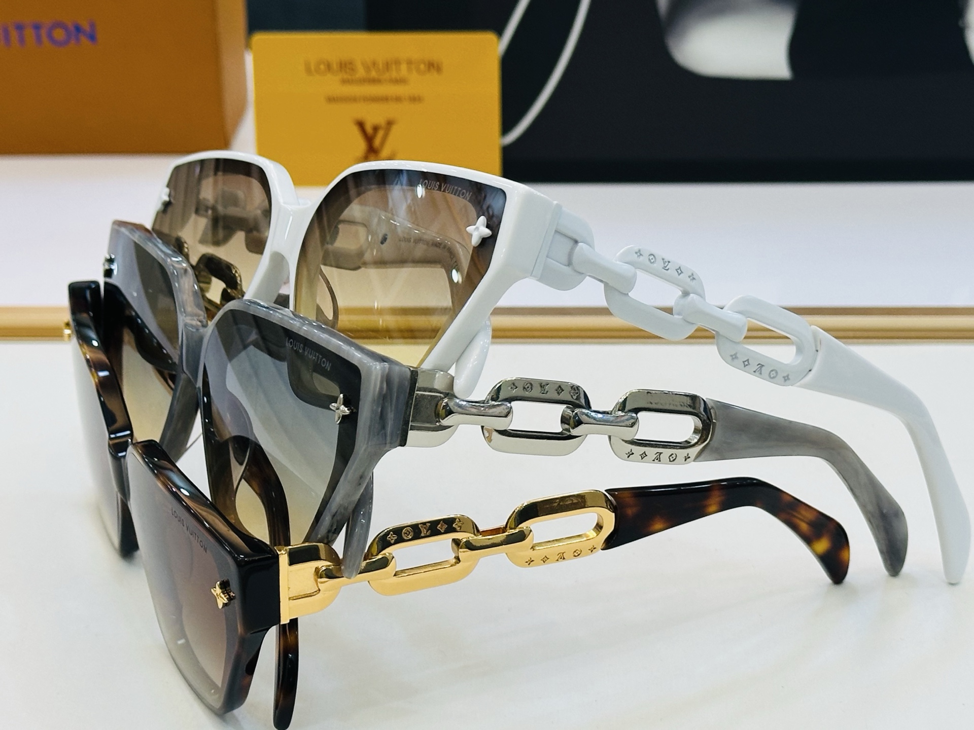 路易家 🎩Z2039U Size：54口19-148 充满活力的 展现独特个性🌟展现大气的你 J高品质 