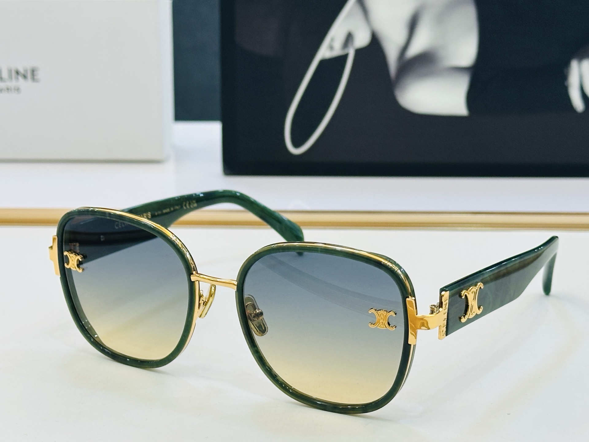 【CELINE】赛琳 CL1465LU Size：57口20-145 一直热销的款式，欧美风 光泽度好 